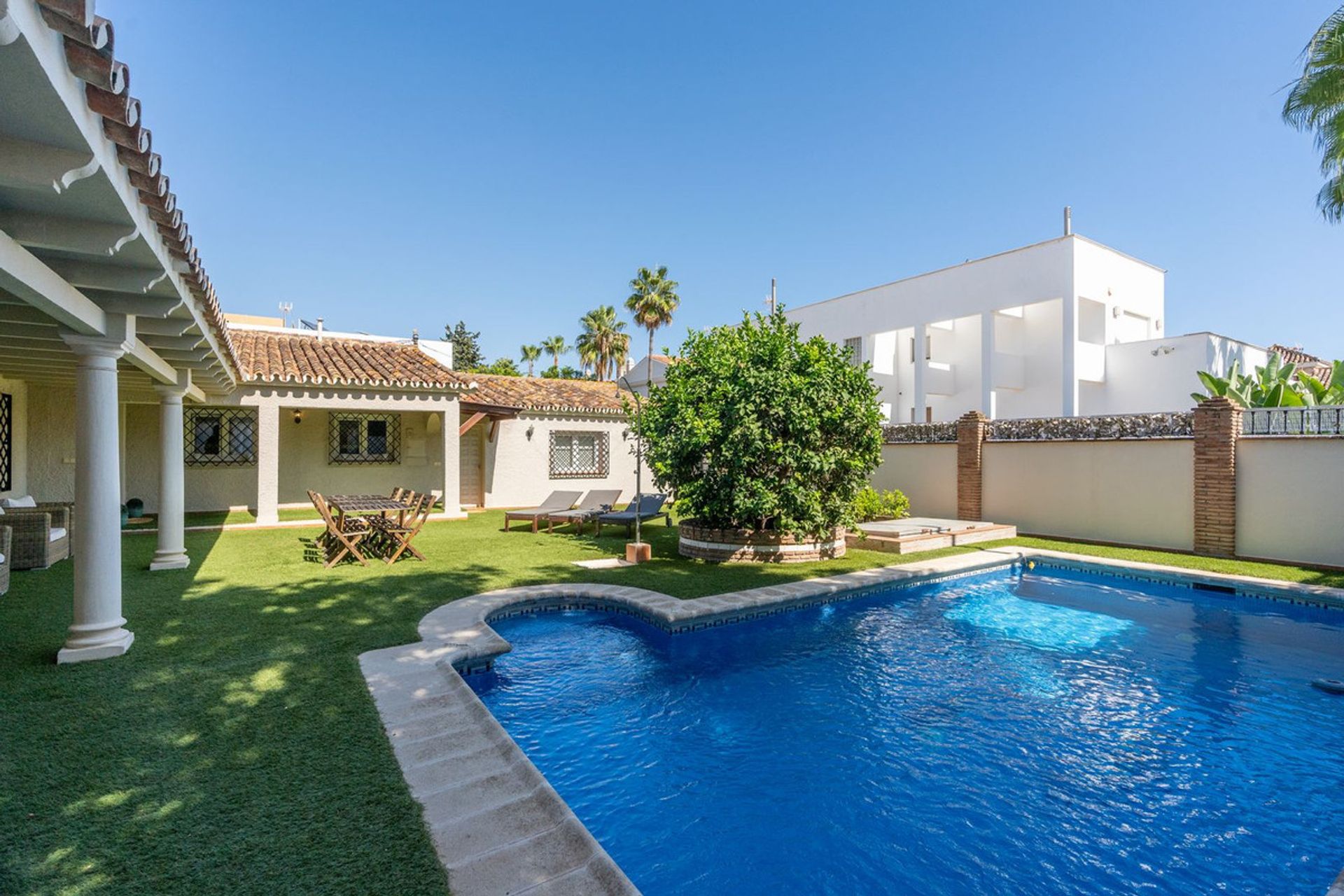 Casa nel San Pedro de Alcántara, Andalusia 12551839