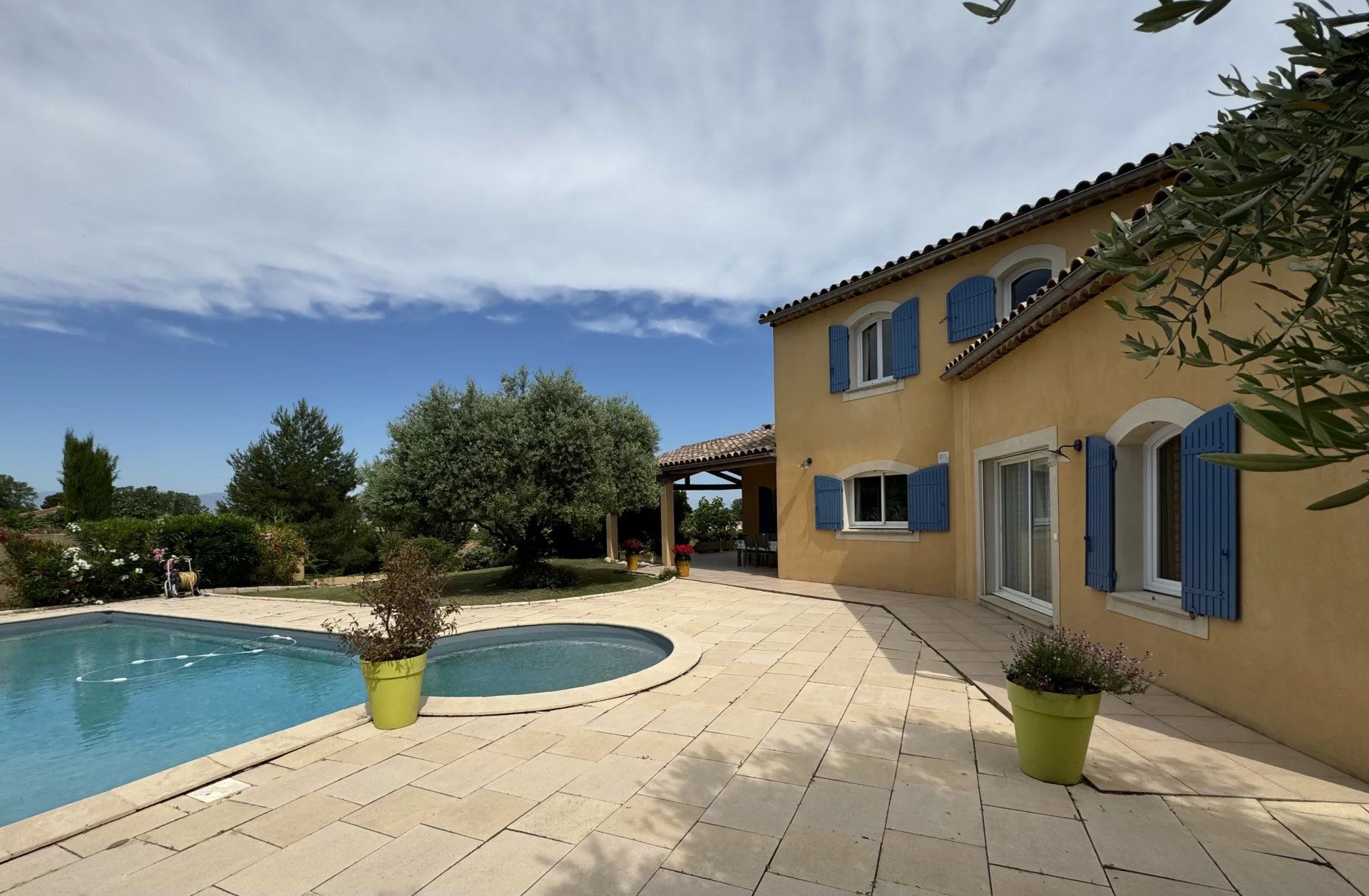 Hus i Saint-Didier, Provence-Alpes-Cote d'Azur 12552440