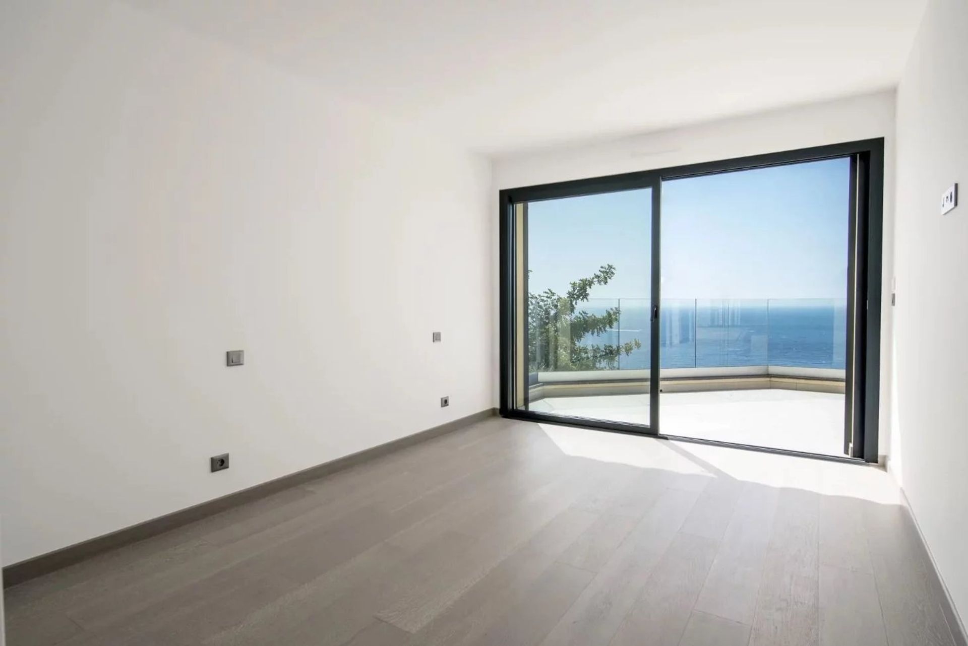 Condominium dans Roquebrune-Cap-Martin, Alpes-Maritimes 12552445