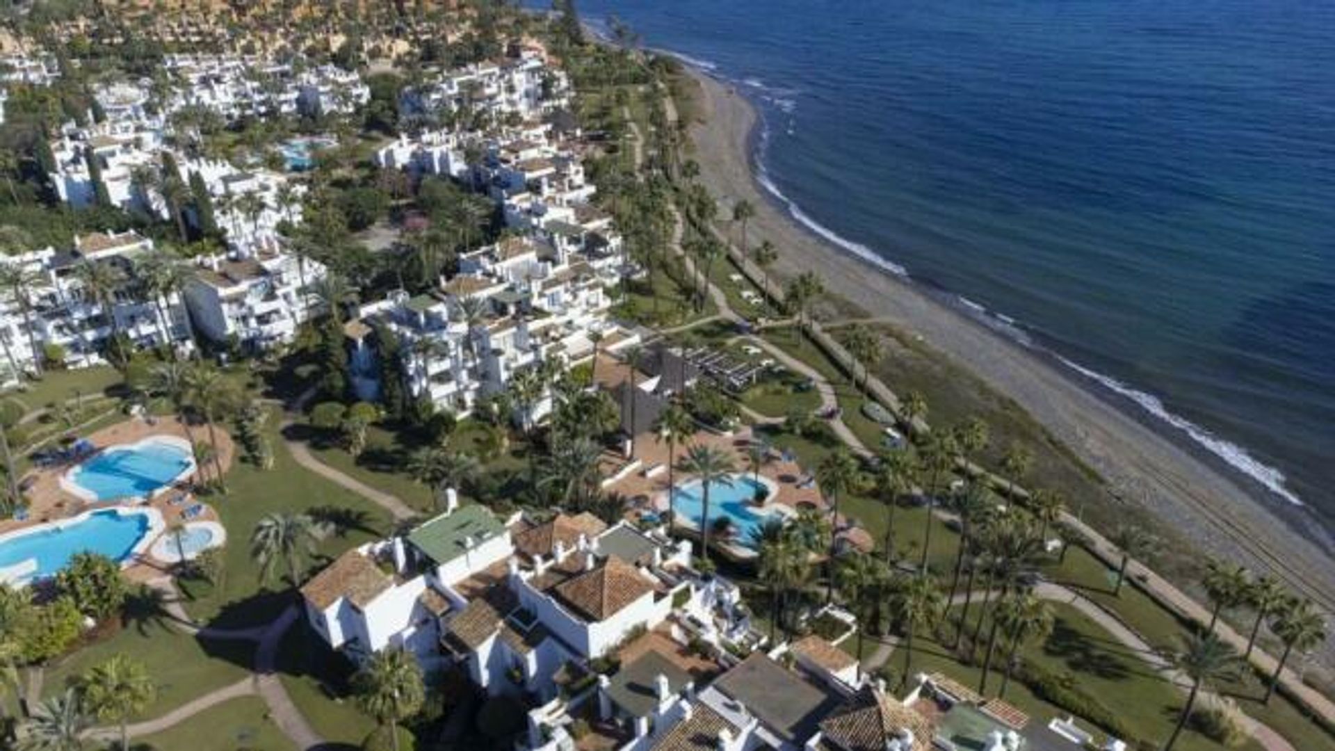 Condominium in Estepona, Andalusia 12552910