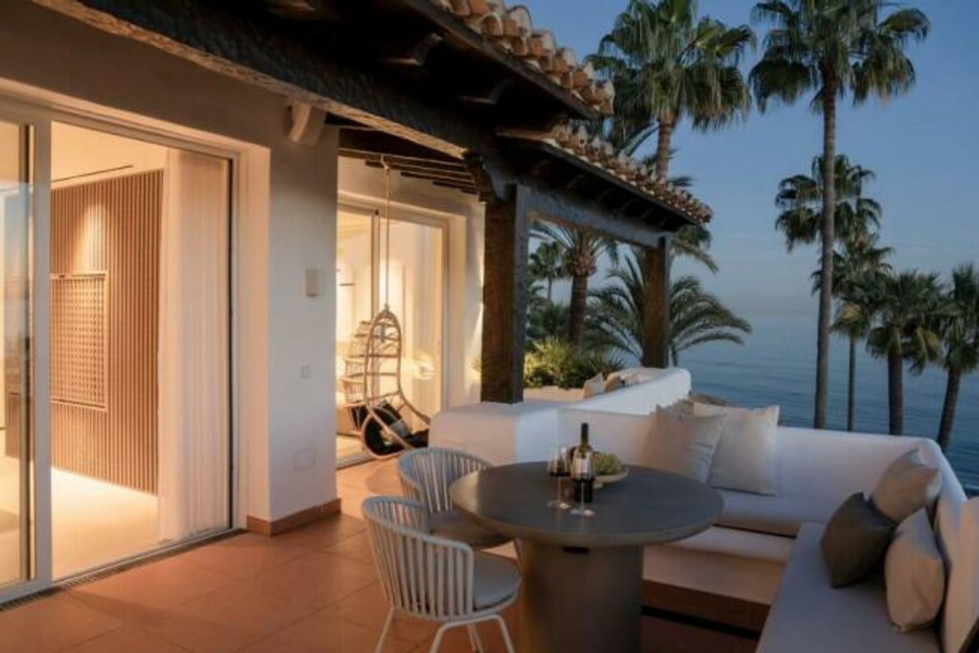 Condominium in Estepona, Andalusia 12552910