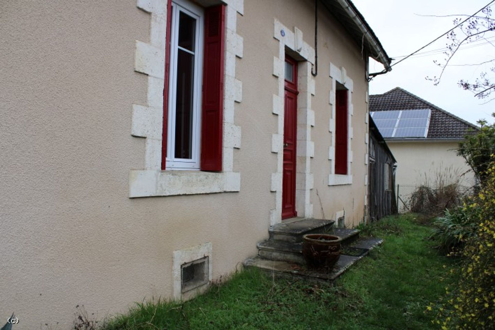 Hus i Ruffec, Nouvelle-Aquitaine 12553474