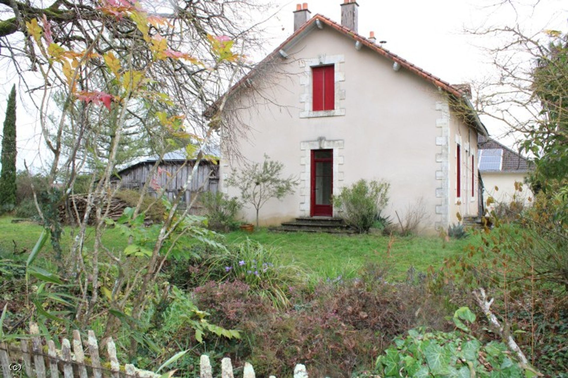 Hus i Ruffec, Nouvelle-Aquitaine 12553474