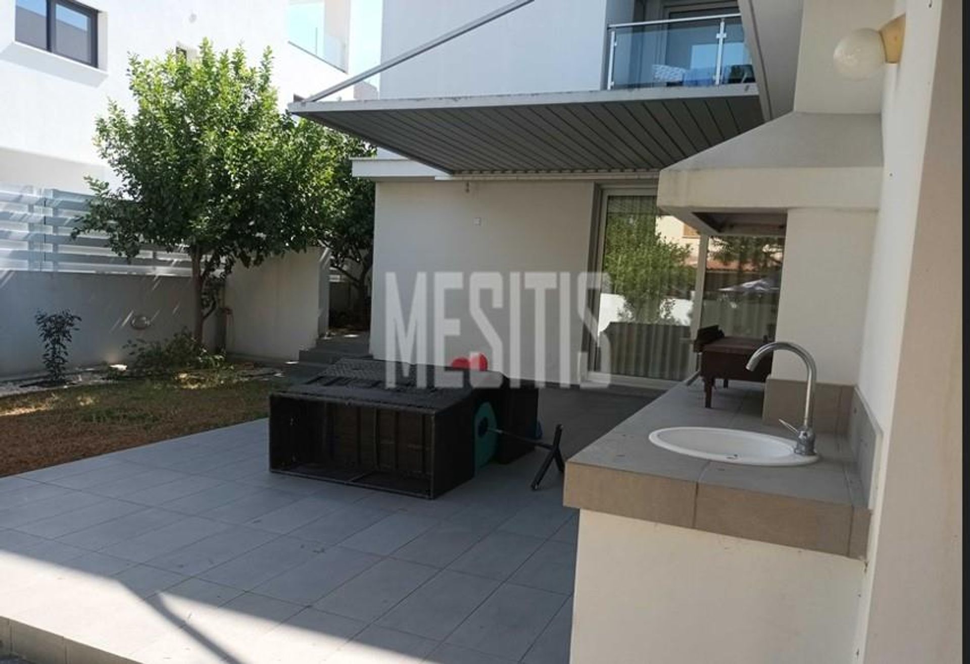 بيت في Strovolos, Nicosia 12554244