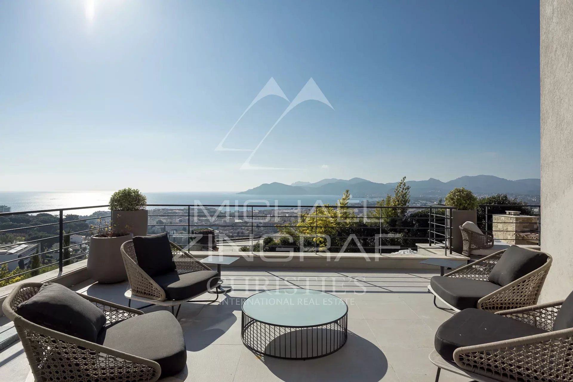 Residential in Cannes, Alpes-Maritimes 12554741