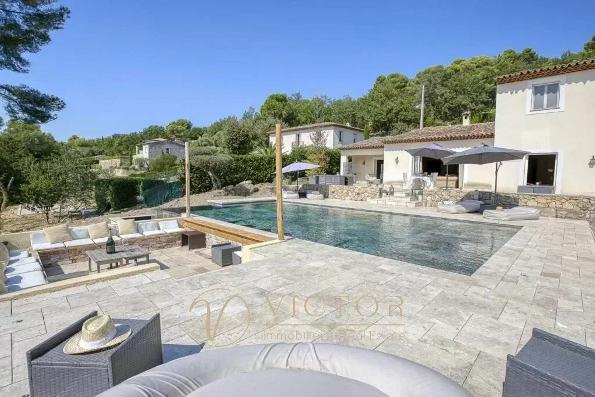 Residential in Tourrettes-sur-Loup, Alpes-Maritimes 12555808