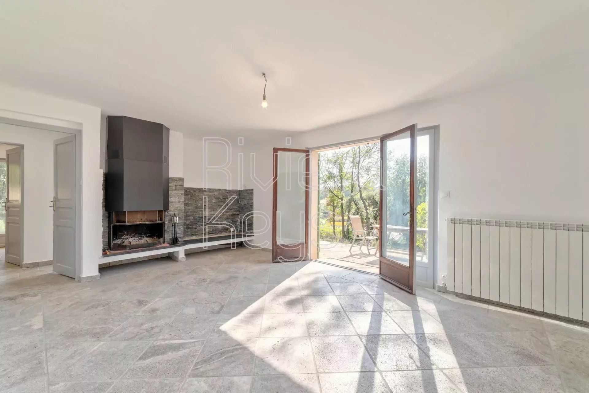 Hus i Le Plan, Provence-Alpes-Cote d'Azur 12555816