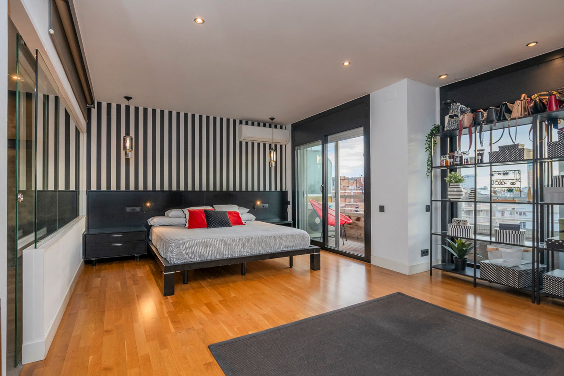 Condominio nel Barcelona, Carrer de Muntaner 12555929