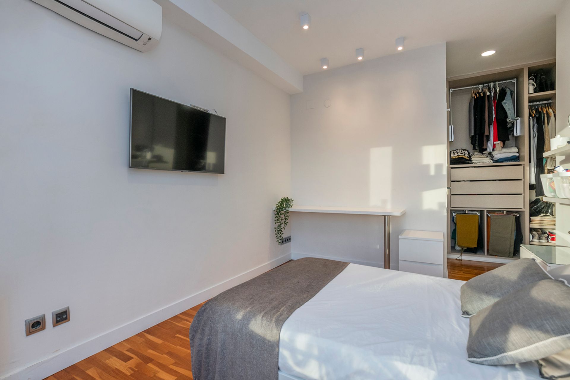 Condominio nel Barcelona, Carrer de Muntaner 12555929