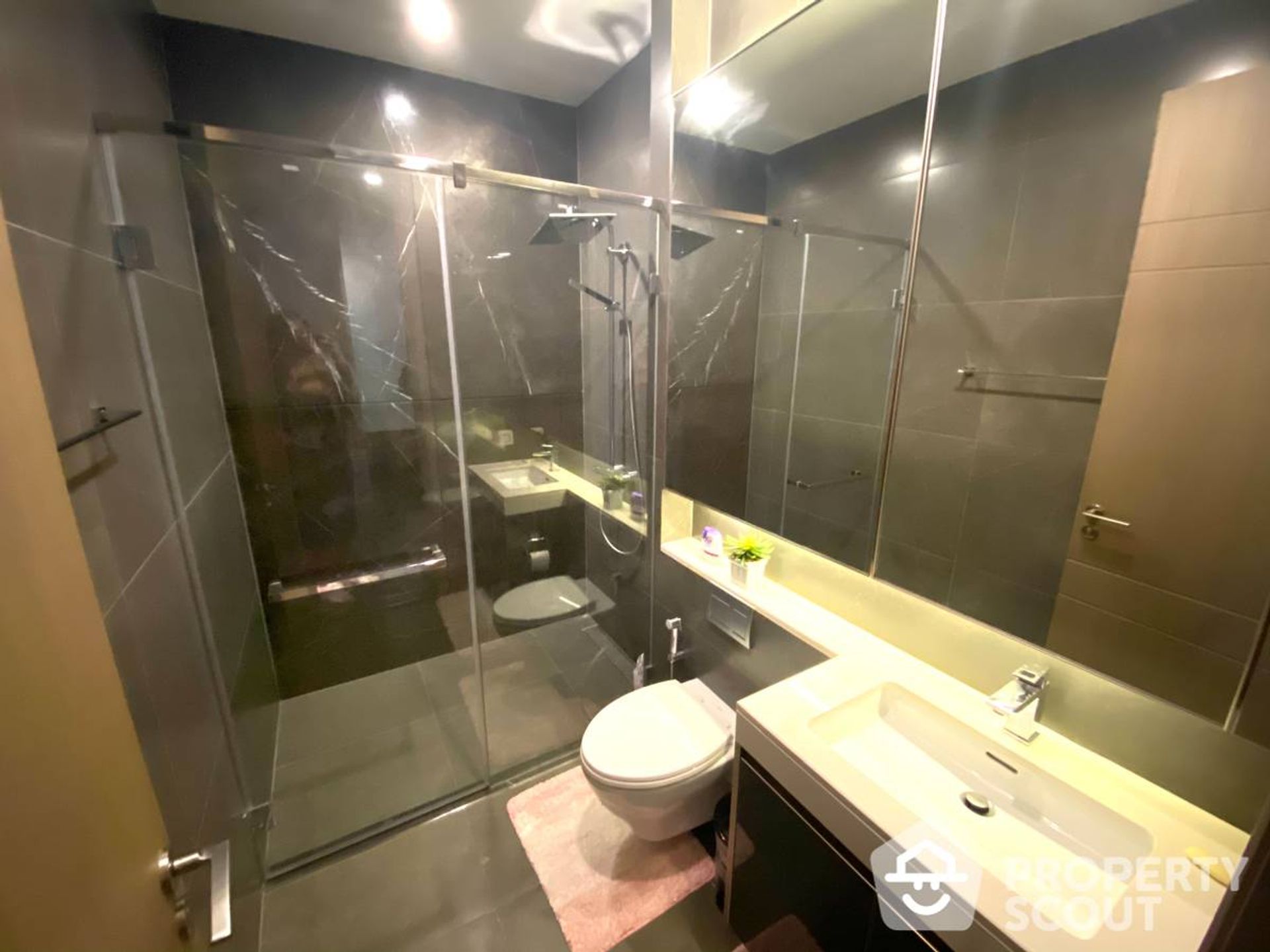 Condominium in Ban Na Song, Krung Thep Maha Nakhon 12556471