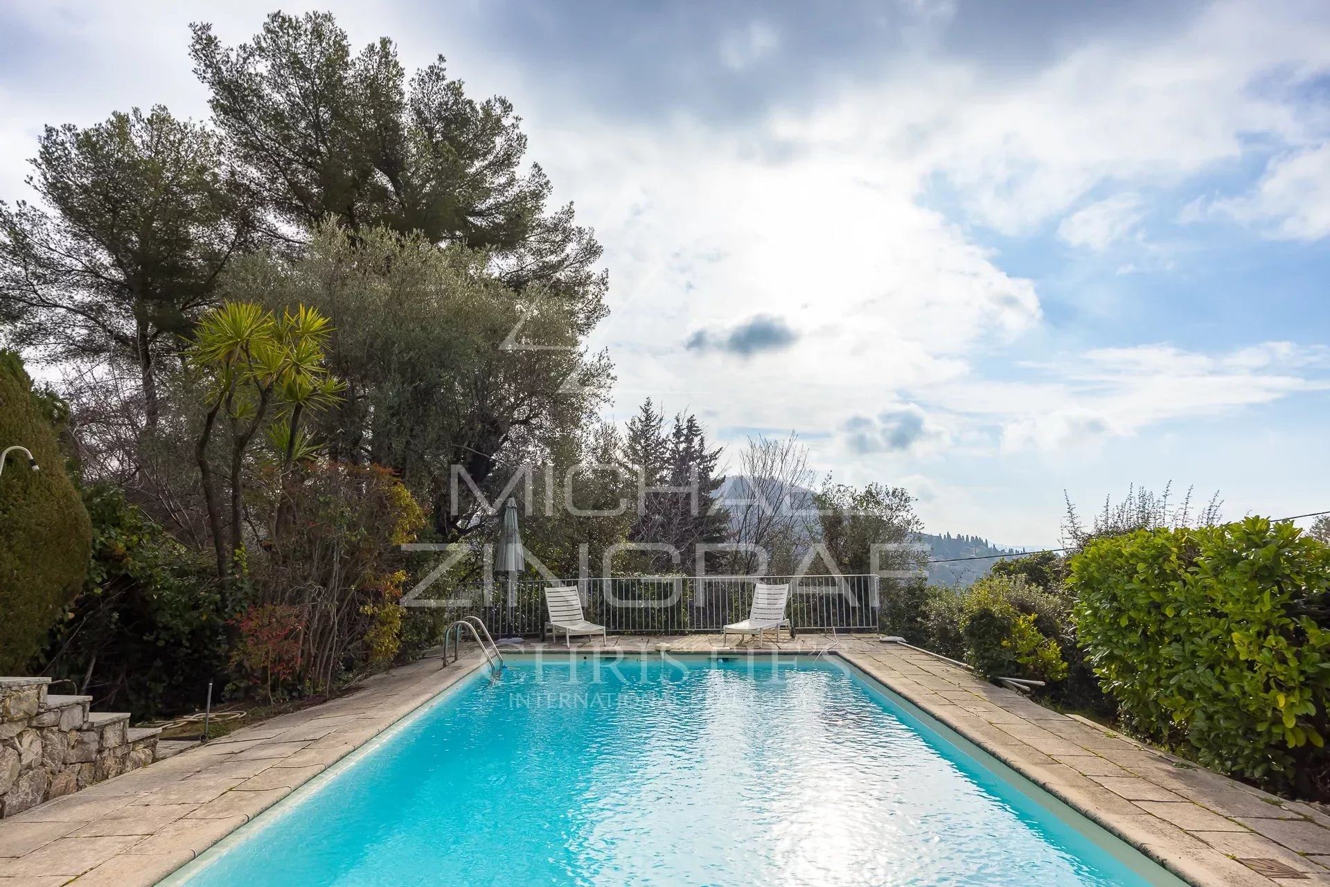 casa en Grasse, Provenza-Alpes-Costa Azul 12556552