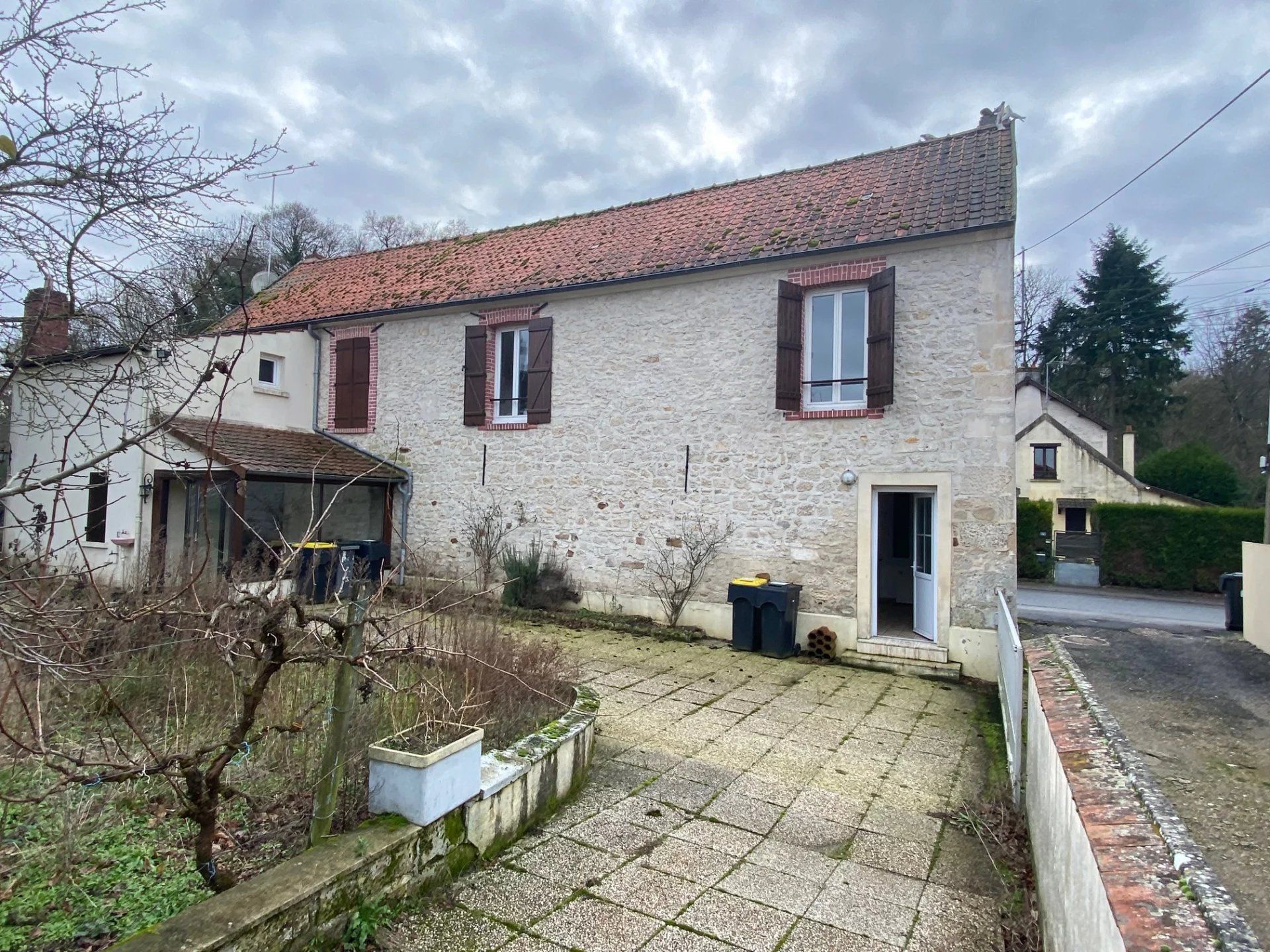 بيت في Crepy-en-Valois, Hauts-de-France 12556688