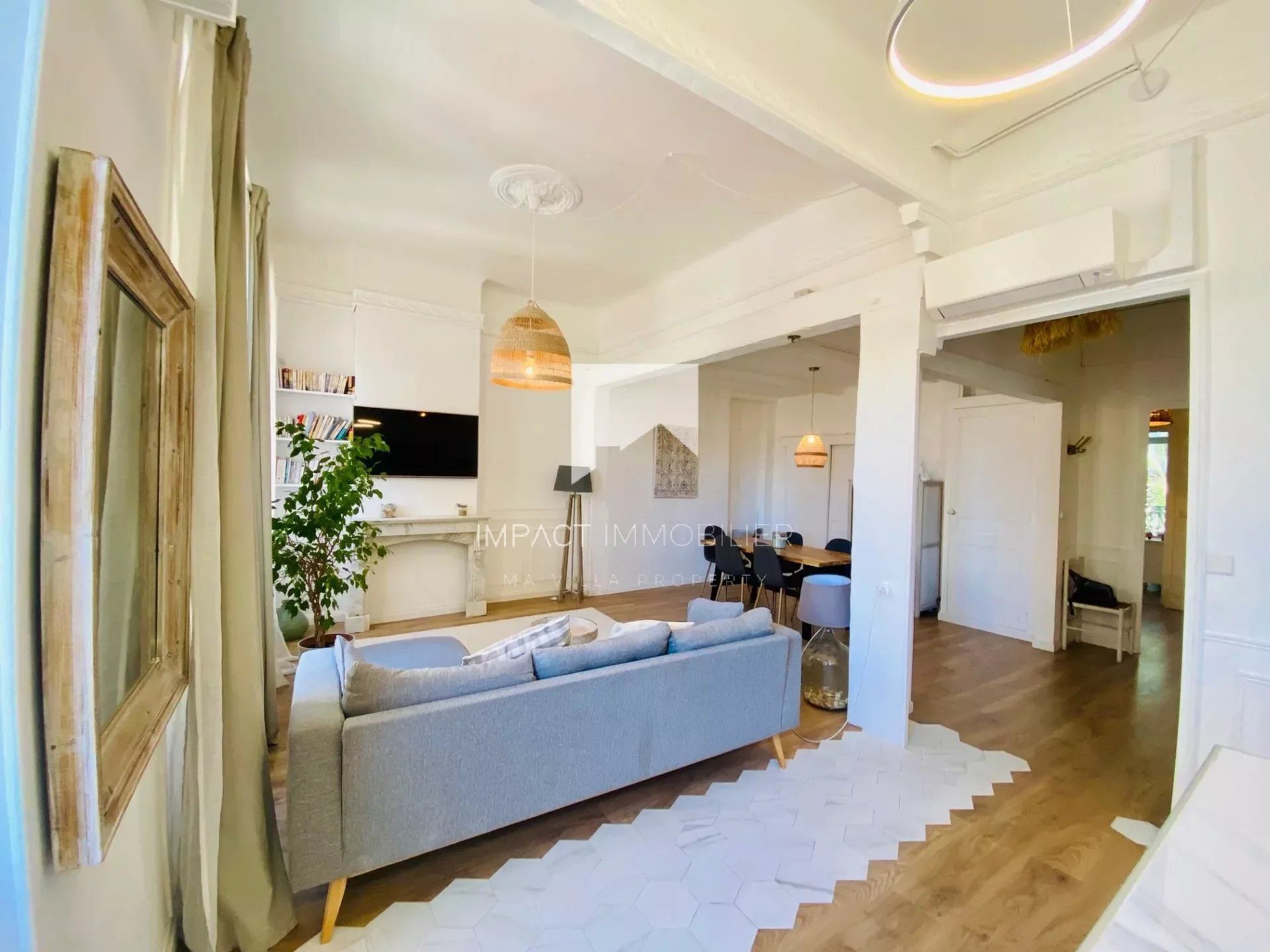 Condominio nel Hyeres, Provence-Alpes-Cote d'Azur 12556691