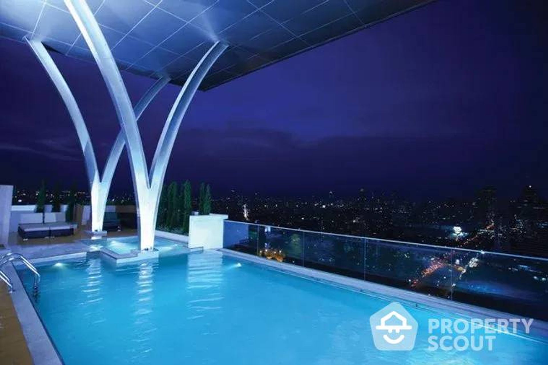 Condominio nel Yan Nawa, Krung Thep Maha Nakhon 12557470