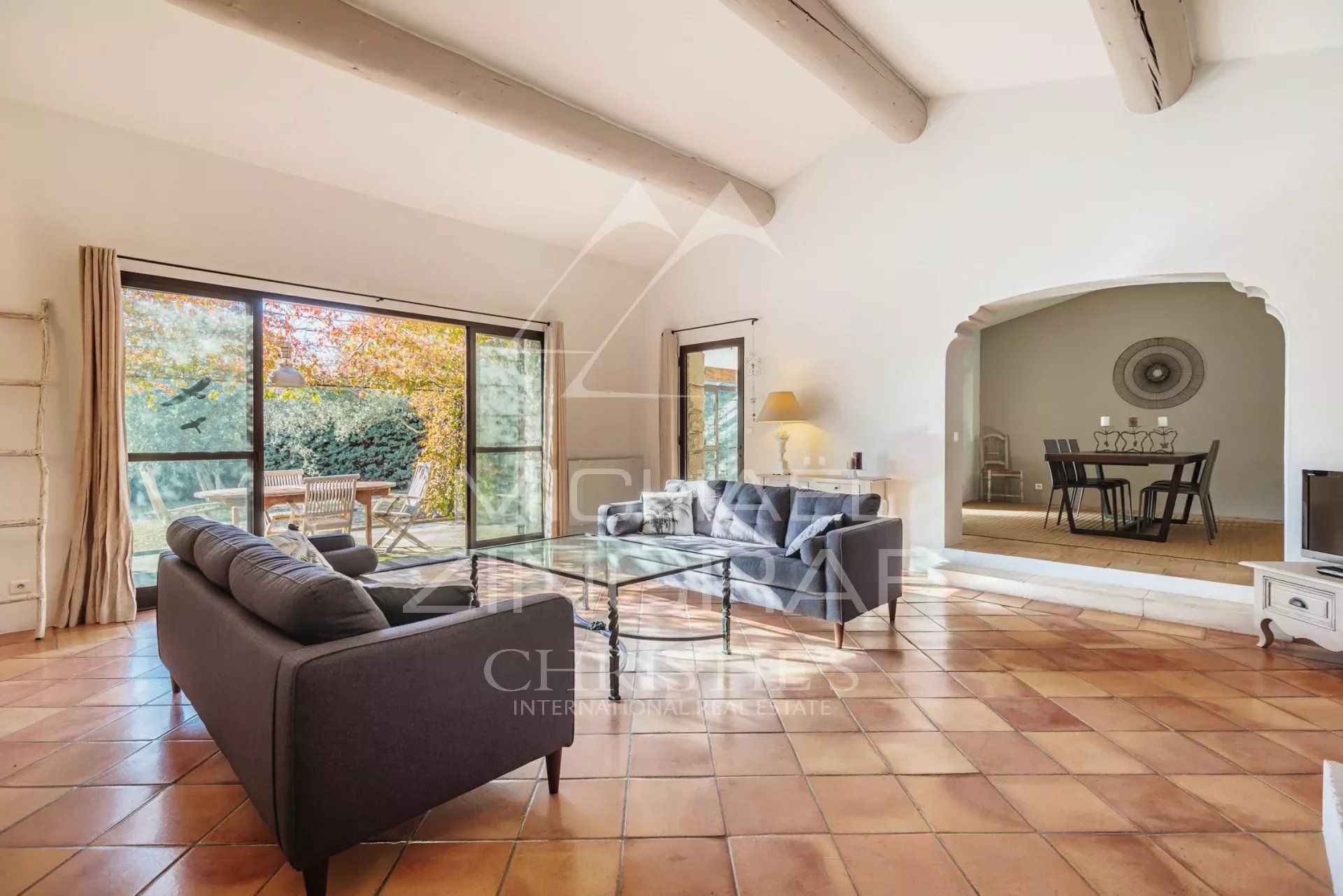 Residential in Gordes, Vaucluse 12558432