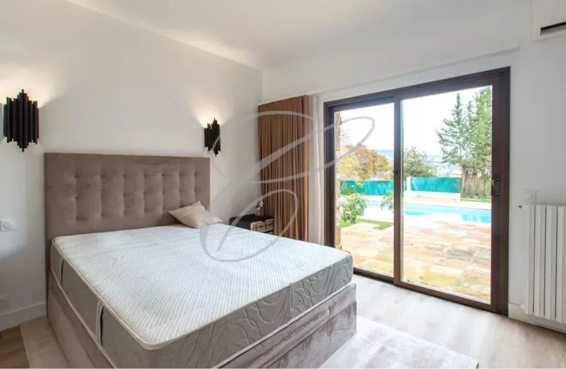 אַחֵר ב Valbonne, Provence-Alpes-Cote d'Azur 12558483