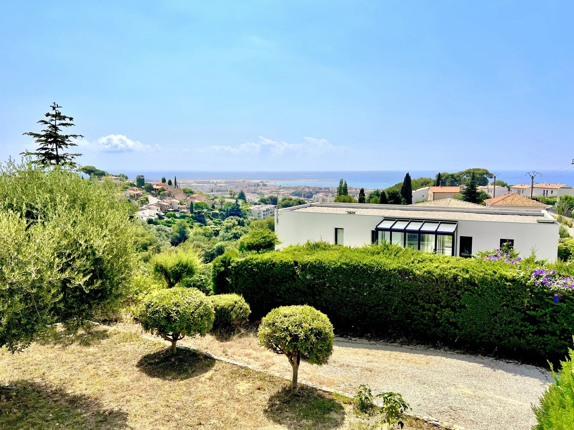 Residenziale nel Cagnes-sur-Mer, Alpes-Maritimes 12559802