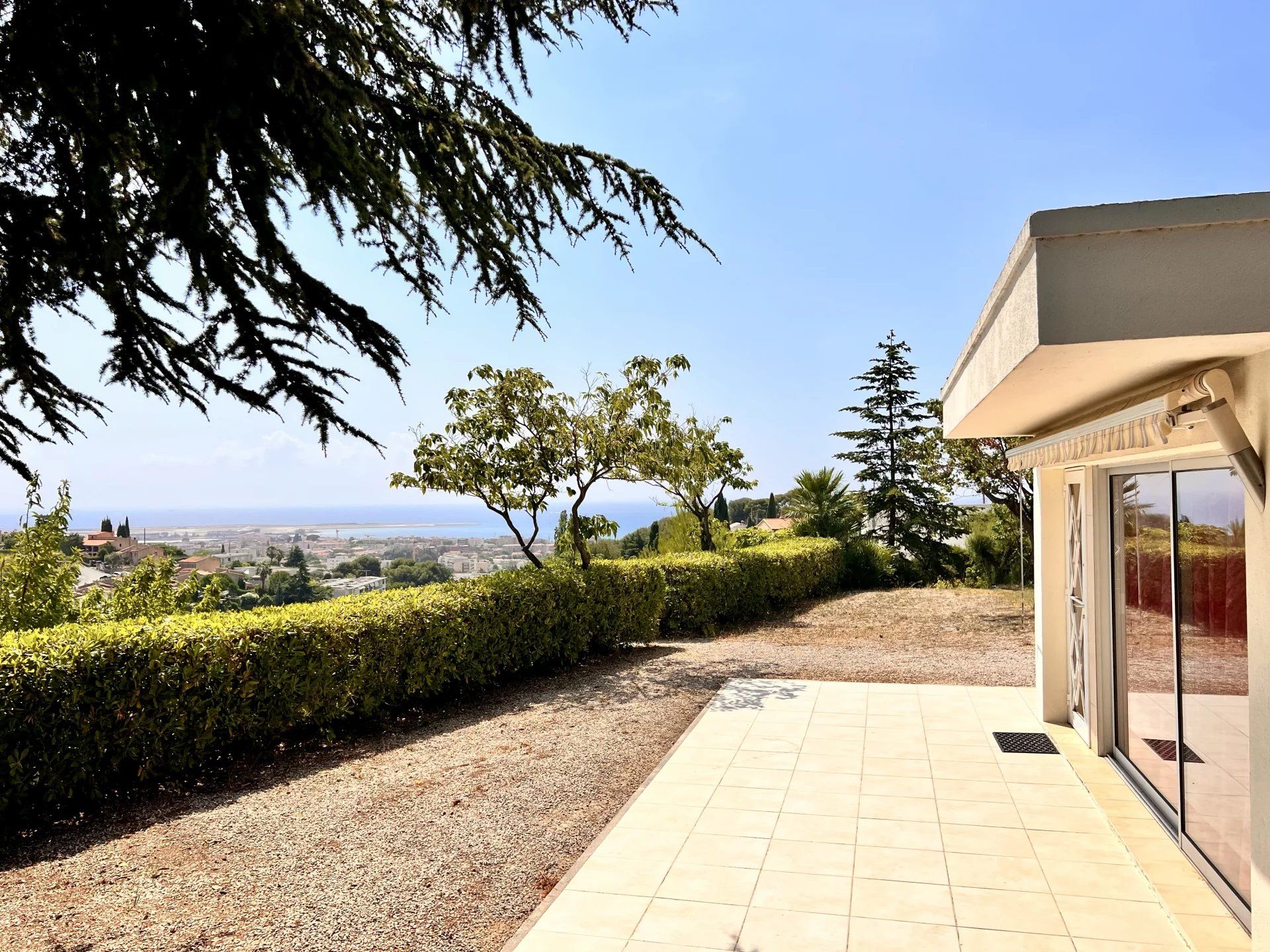 Residenziale nel Cagnes-sur-Mer, Alpes-Maritimes 12559802