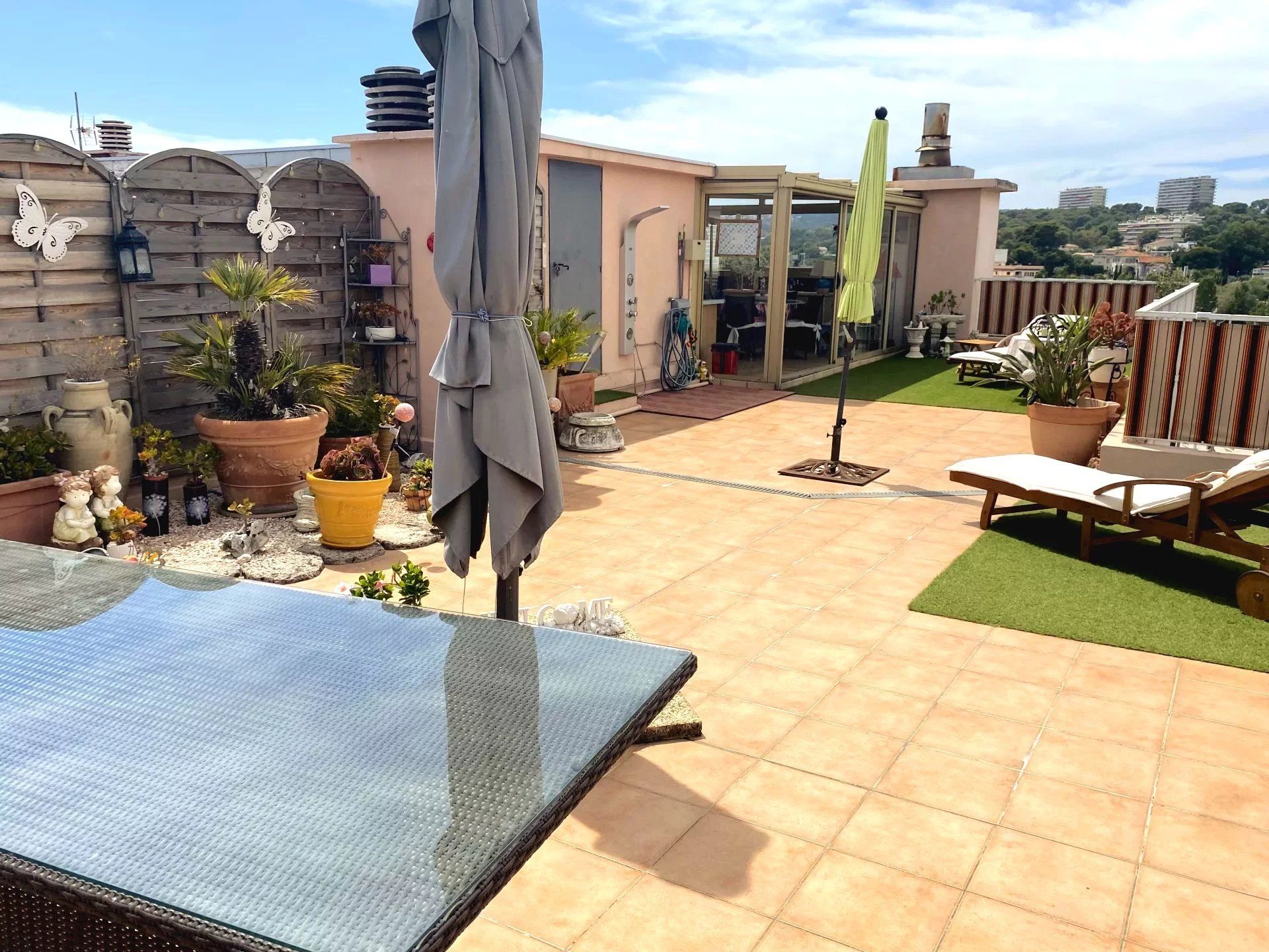 Condominium in Cagnes-sur-Mer, Provence-Alpes-Cote d'Azur 12559808