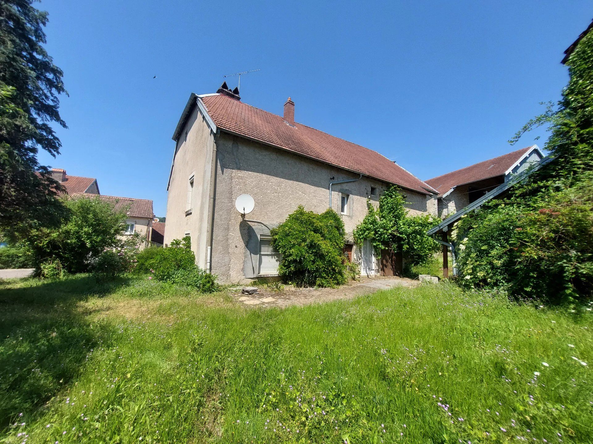 Talo sisään Besancon, Bourgogne-Franche-Comte 12559823