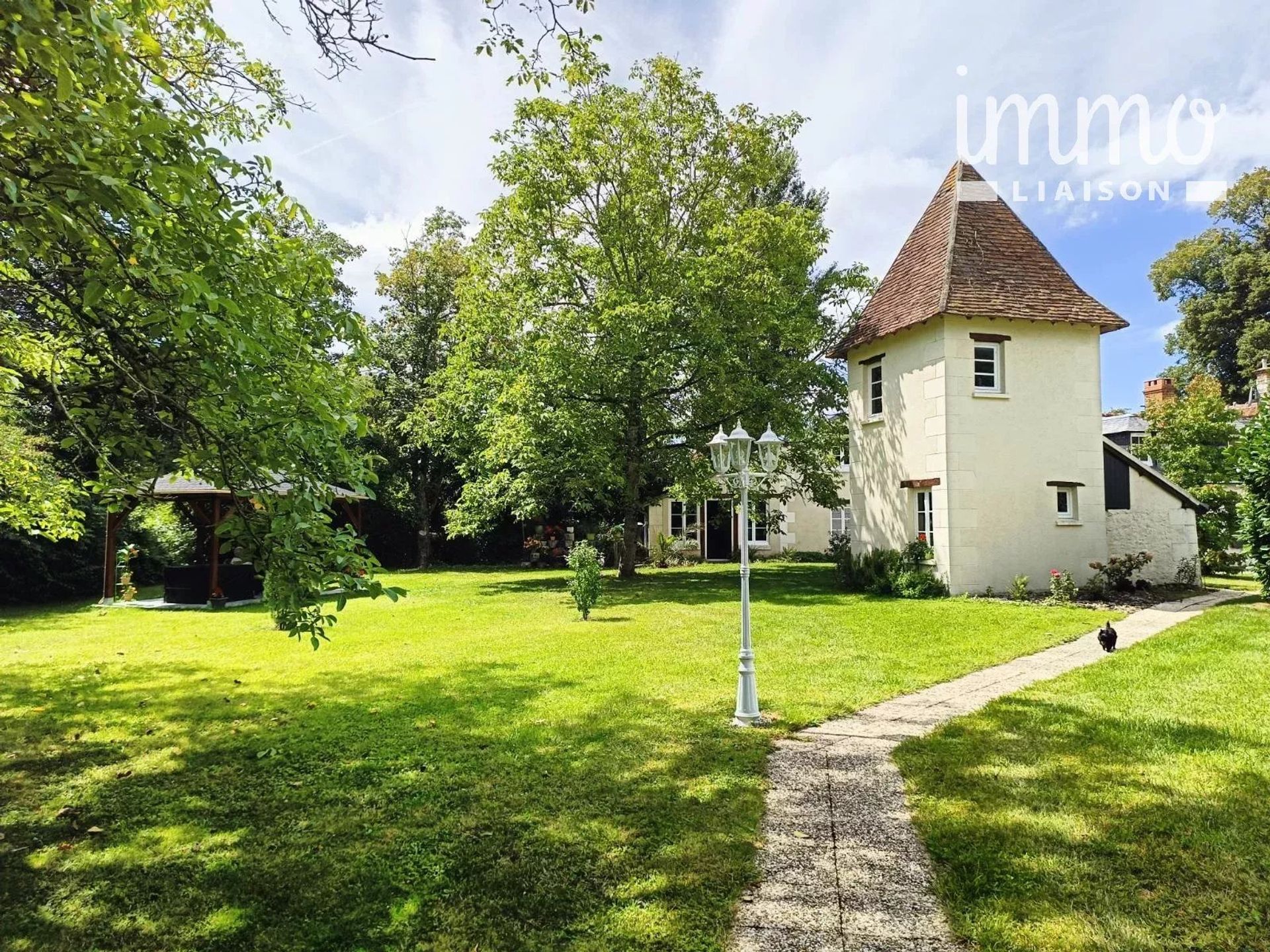 Haus im Loches, Centre-Val de Loire 12559838