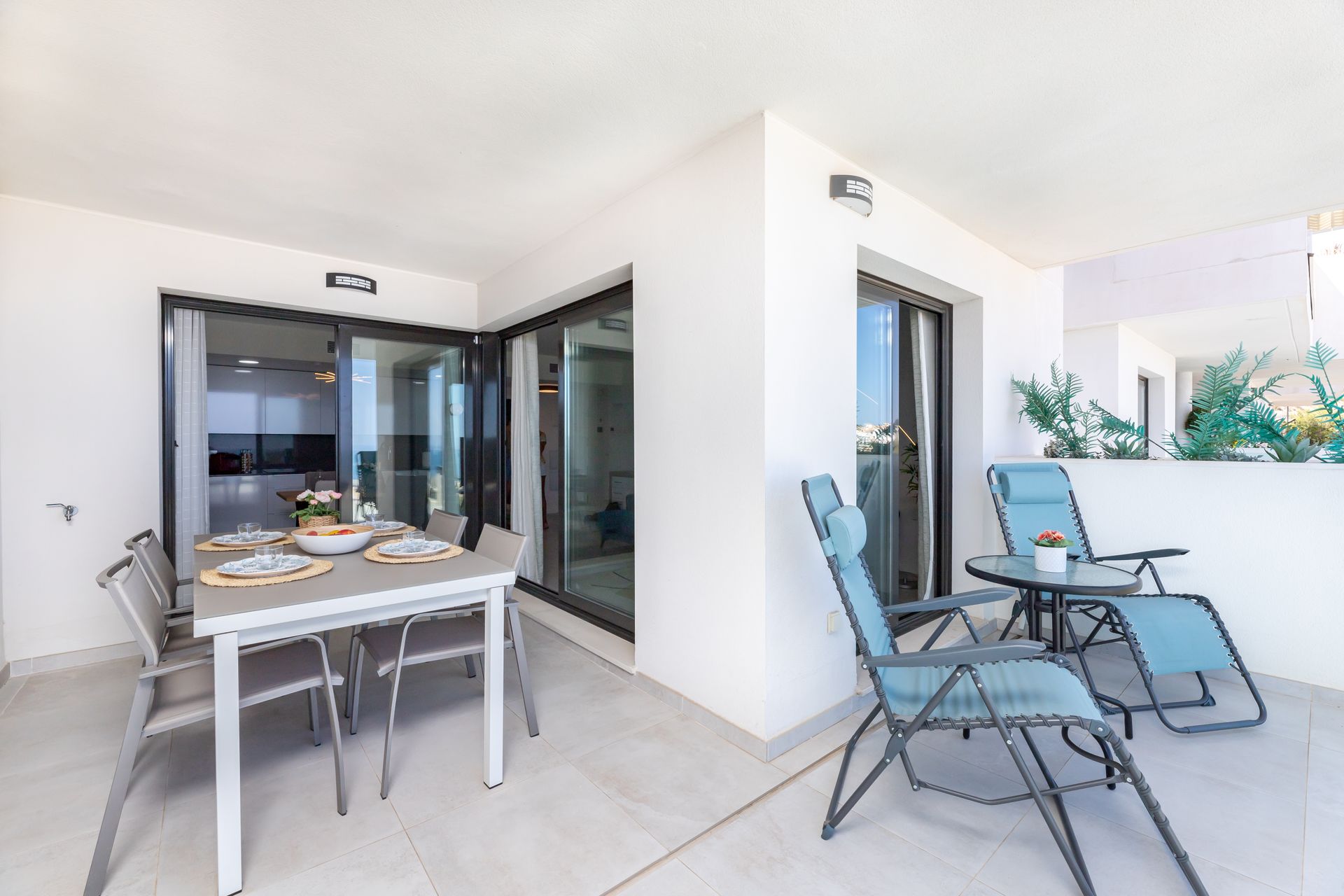 Condominio nel Benalmádena, 14 Avenida Rocas Blancas 12559842