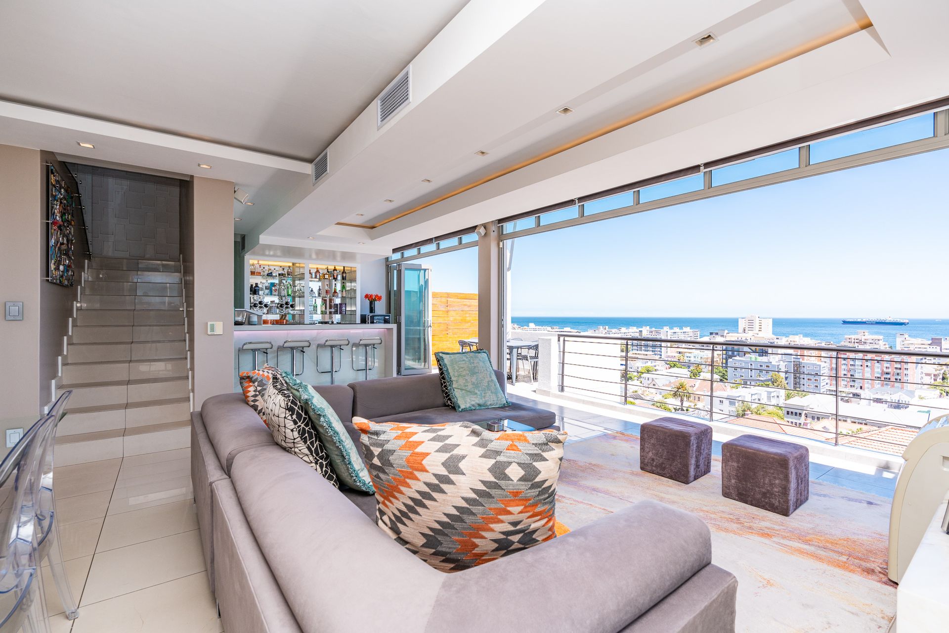 Condominium in Cape Town, 16 Calais Road 12574077