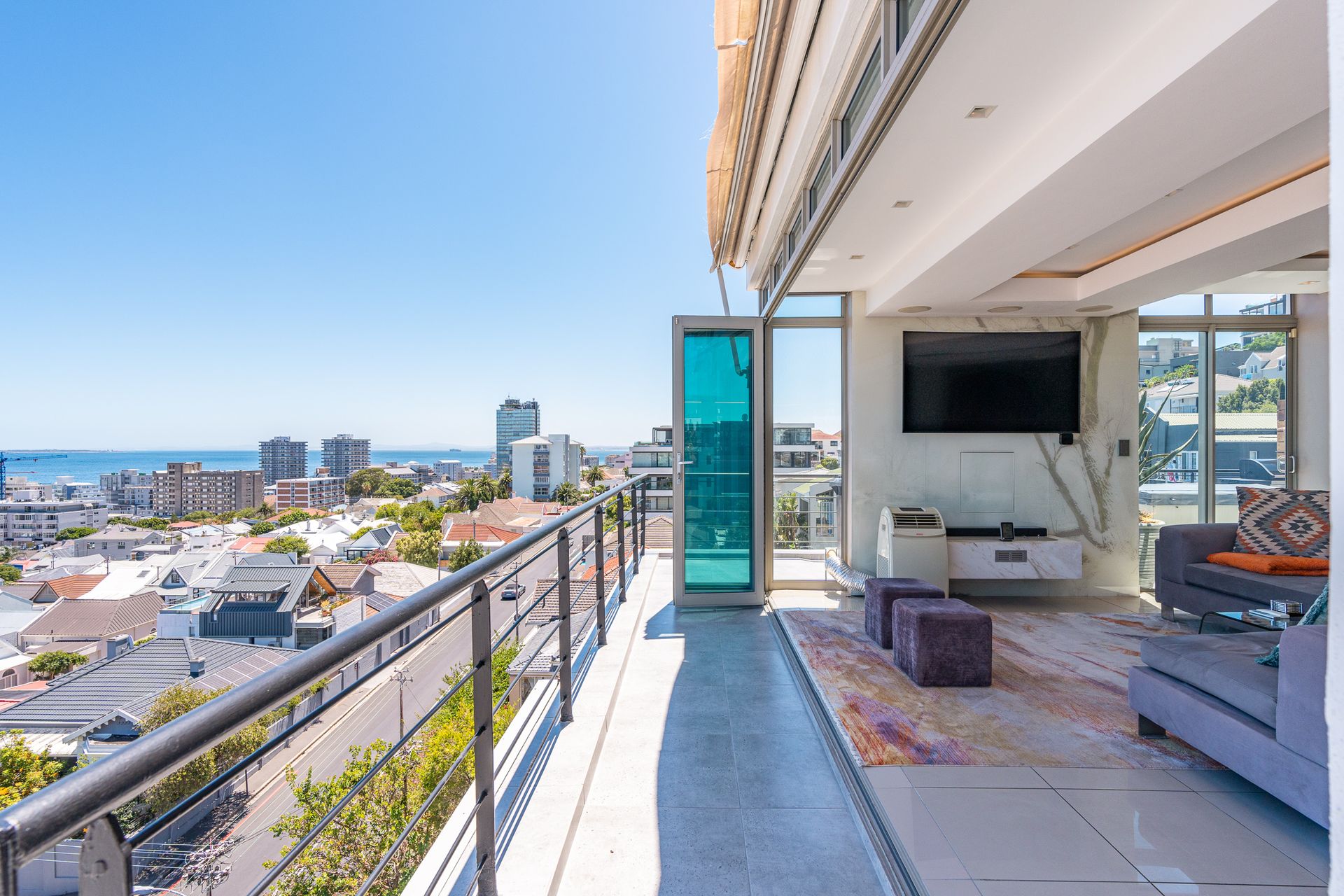 Condominium in Cape Town, 16 Calais Road 12574077