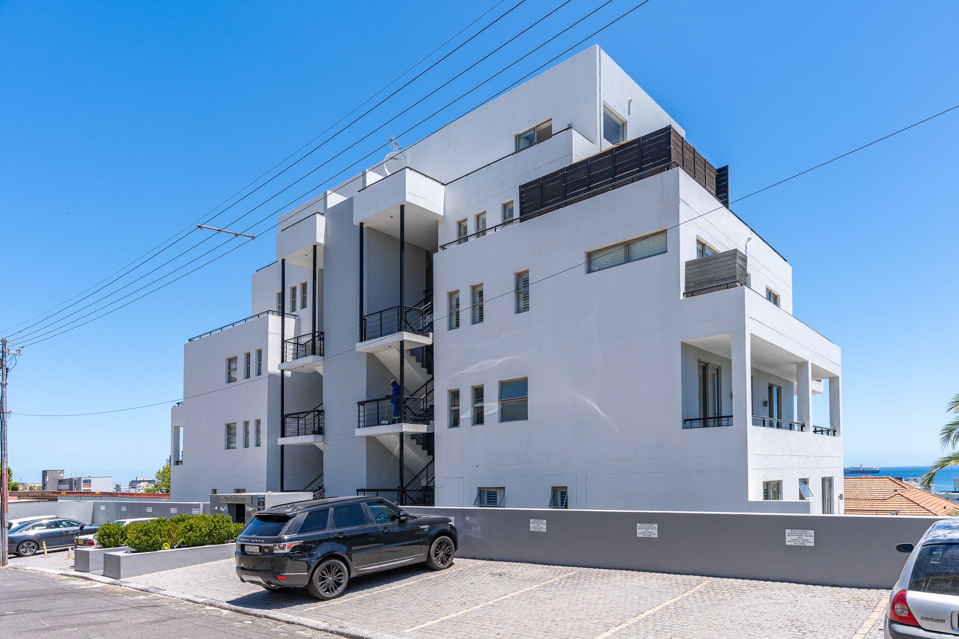 Condominium in Cape Town, 16 Calais Road 12574077