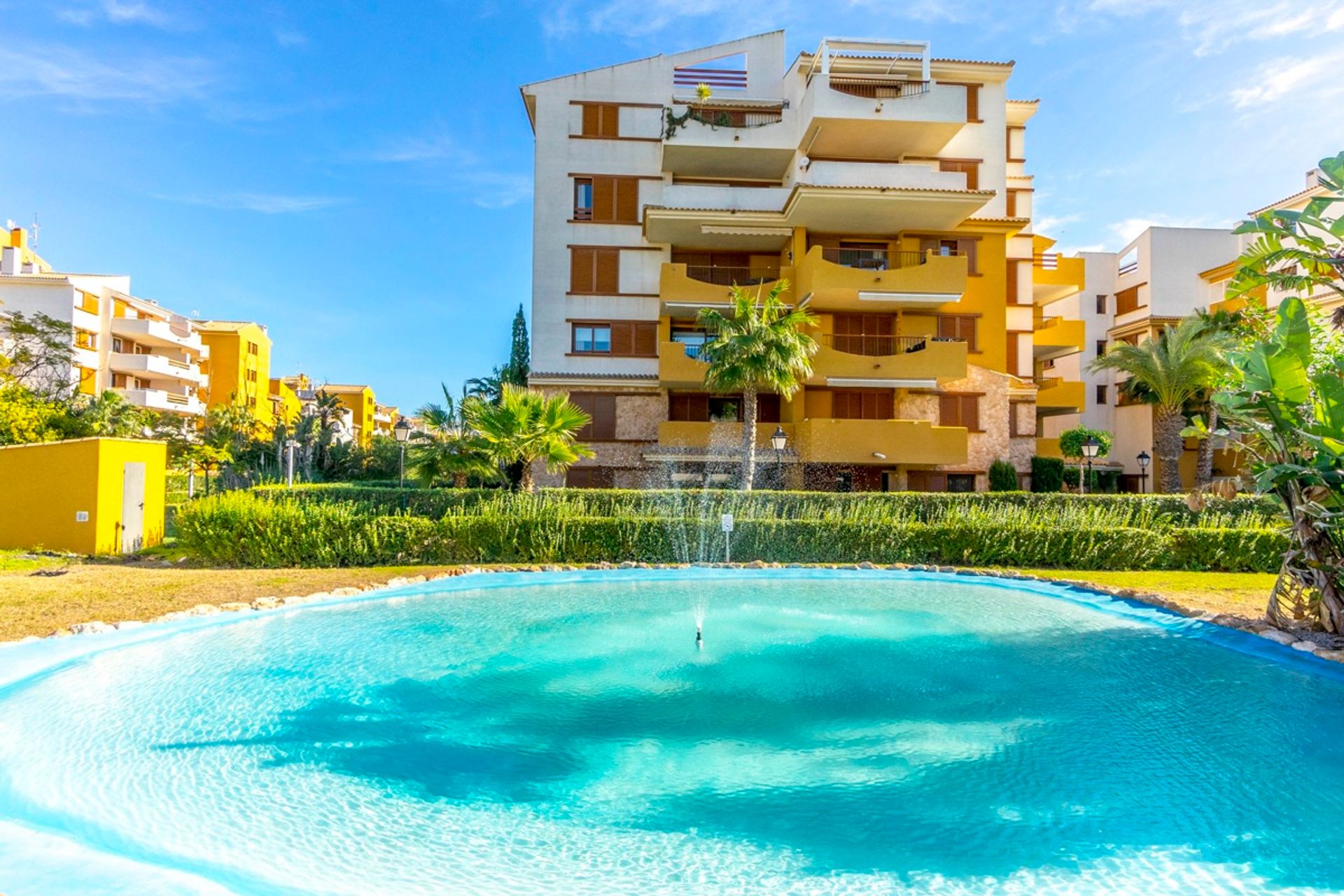 Condominium in Torrevieja, Comunidad Valenciana 12574292