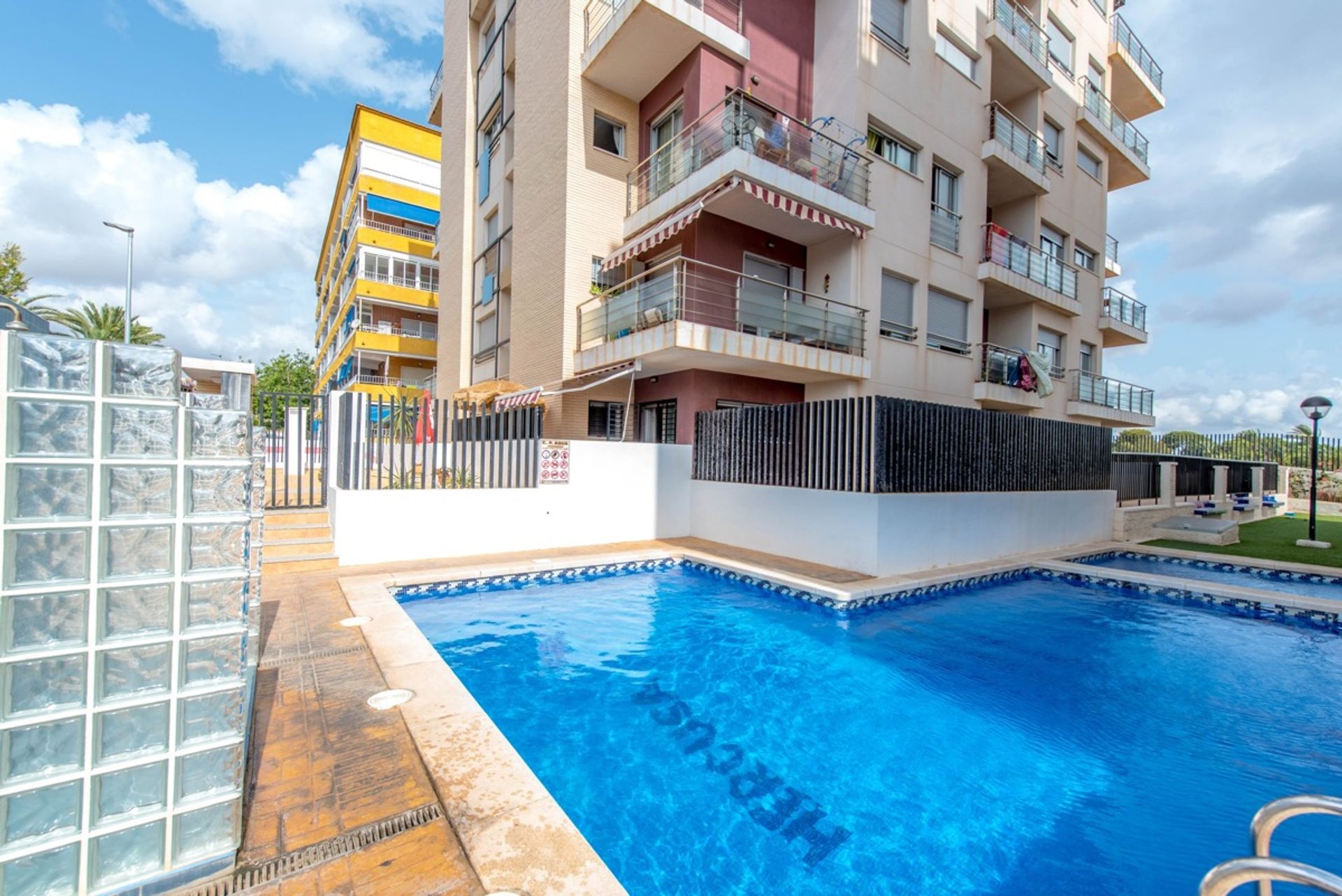 Condominio en Torrevieja, Comunidad Valenciana 12574301