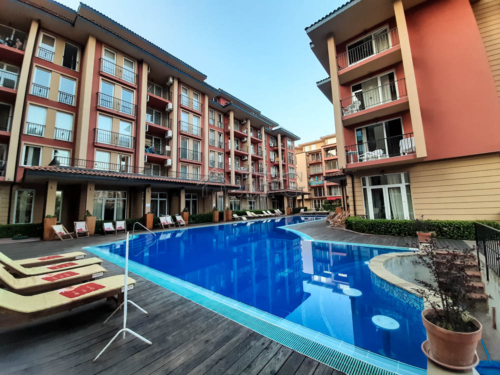 Condominium dans Nesebar, Burgas 12576883