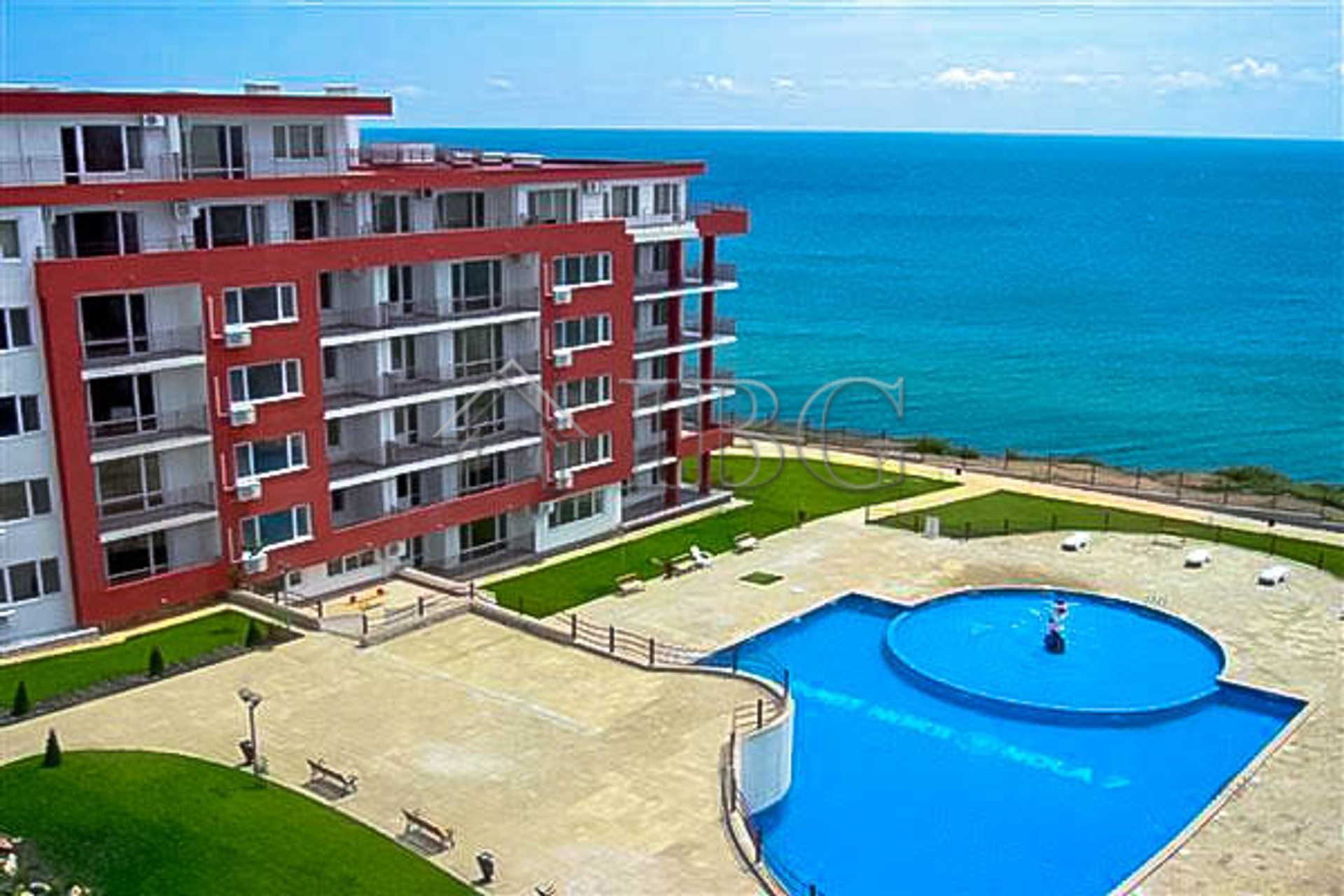 Condominio en Свети Влас, Бургас 12577197