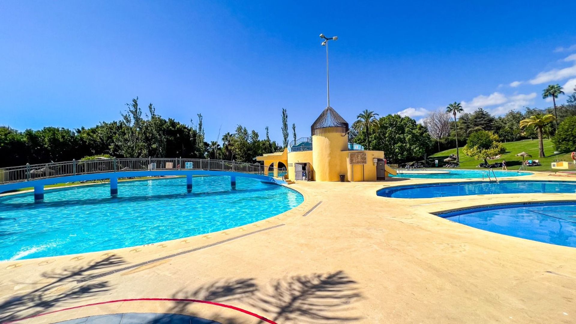 Condominium in Benalmádena, Andalusia 12577475