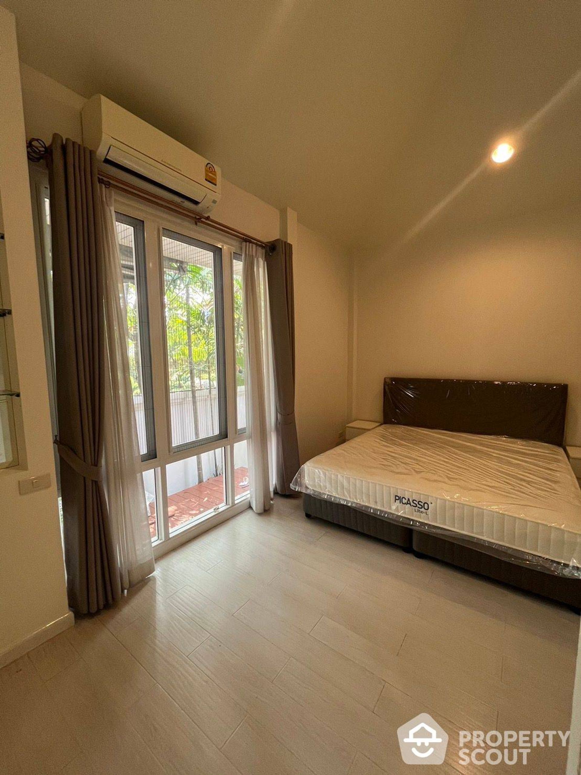 casa no , Krung Thep Maha Nakhon 12581398