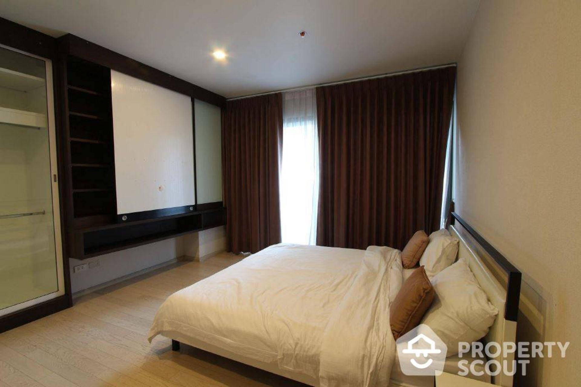 Condominium in Watthana, Krung Thep Maha Nakhon 12581406