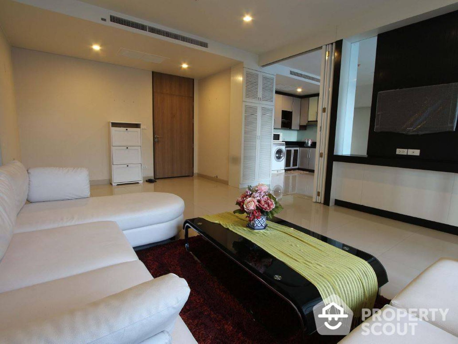 Condominium in Watthana, Krung Thep Maha Nakhon 12581406