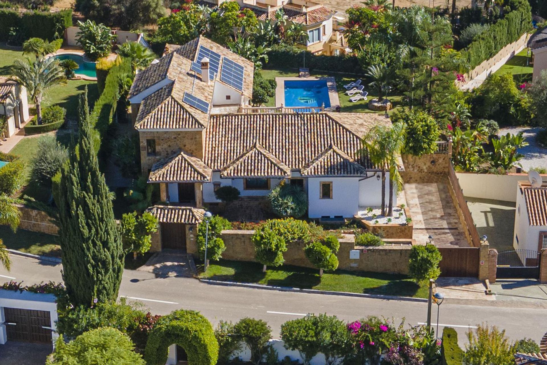 Asuinrakennus sisään Las Lagunas de Mijas, Andalucía 12583578