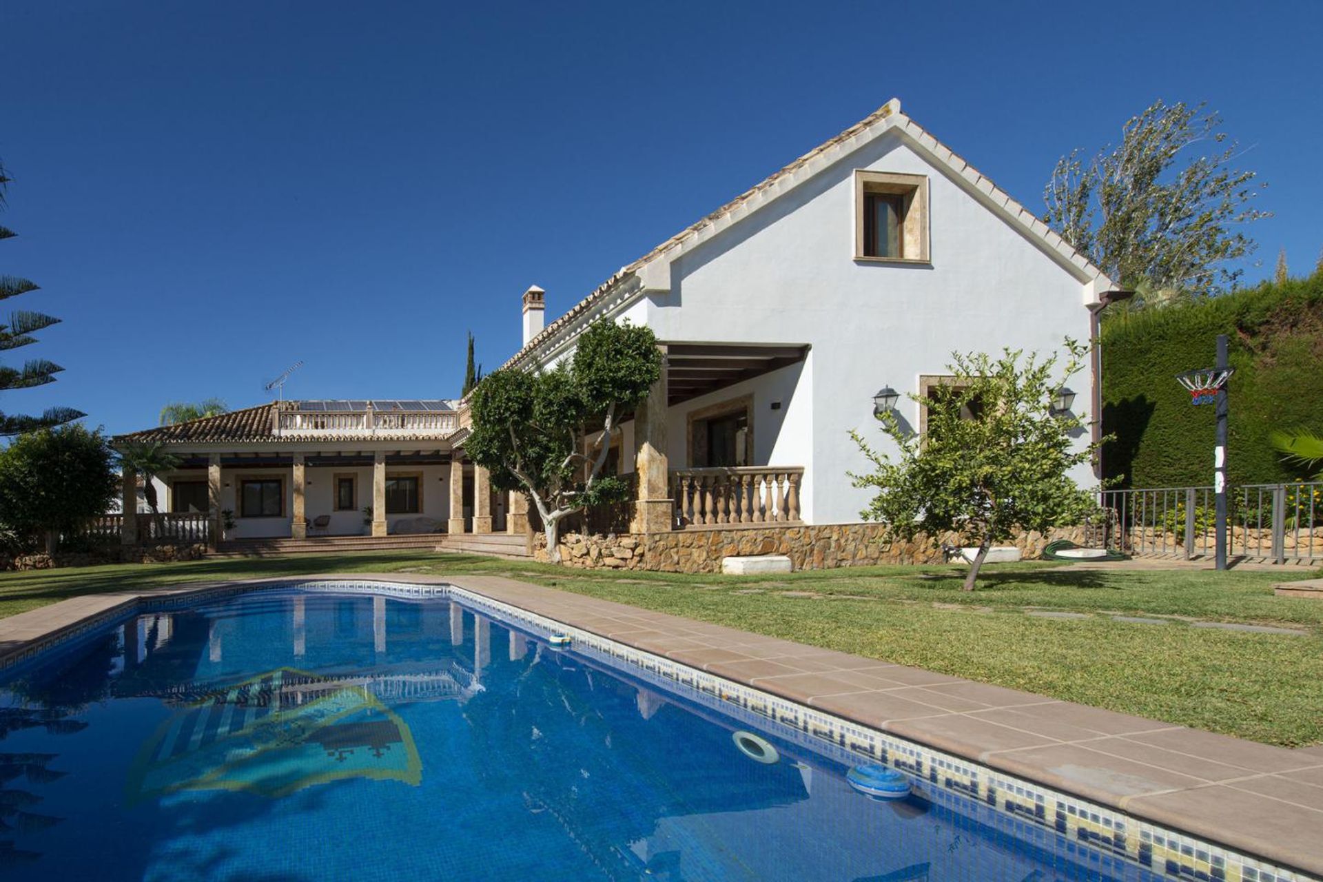 Talo sisään Las Lagunas de Mijas, Andalucía 12583578