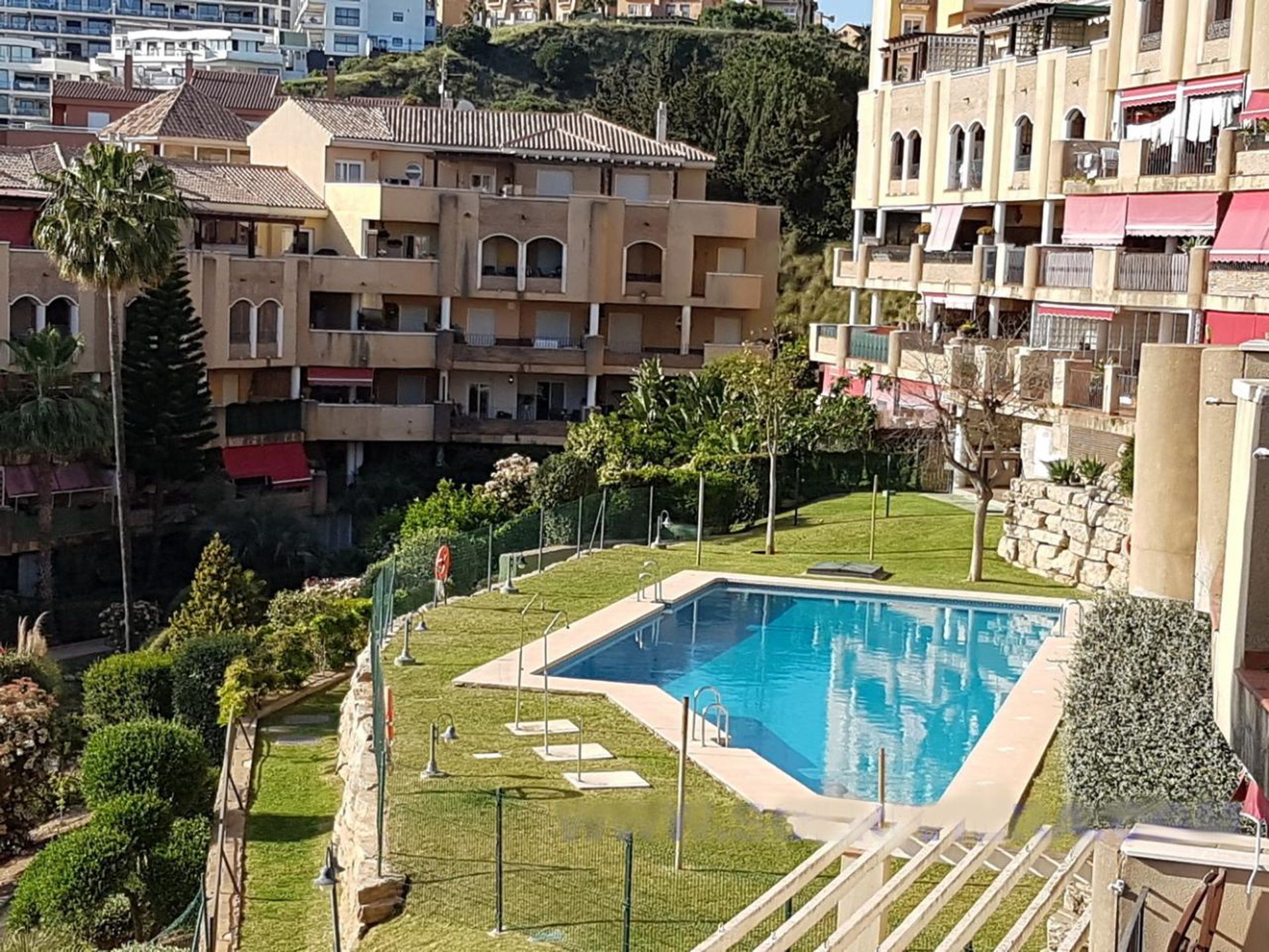 Asuinrakennus sisään Las Lagunas de Mijas, Andalucía 12583579