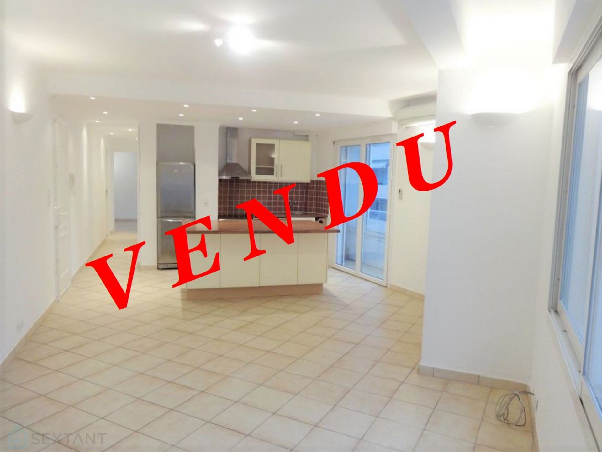 Condominio en Agay, Provence-Alpes-Cote d'Azur 12584048