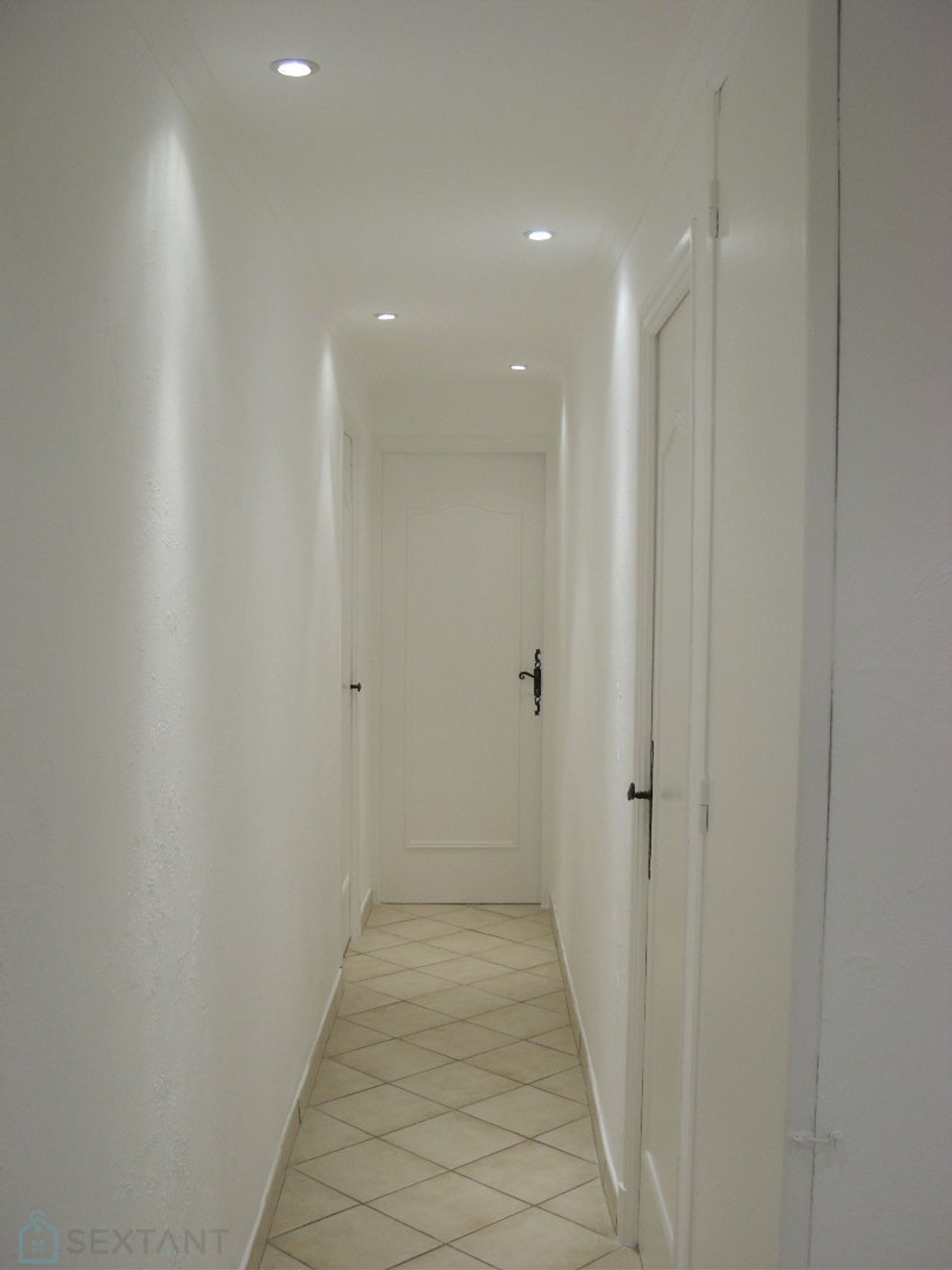 Condominio en Agay, Provence-Alpes-Cote d'Azur 12584048