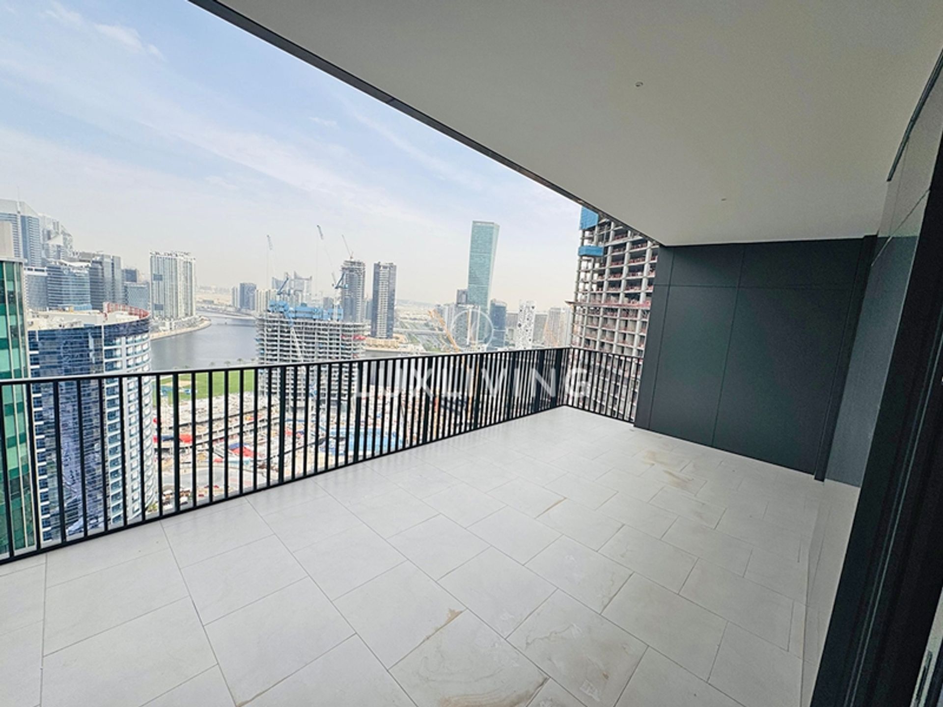 Condominium in دبي, دبي 12584874