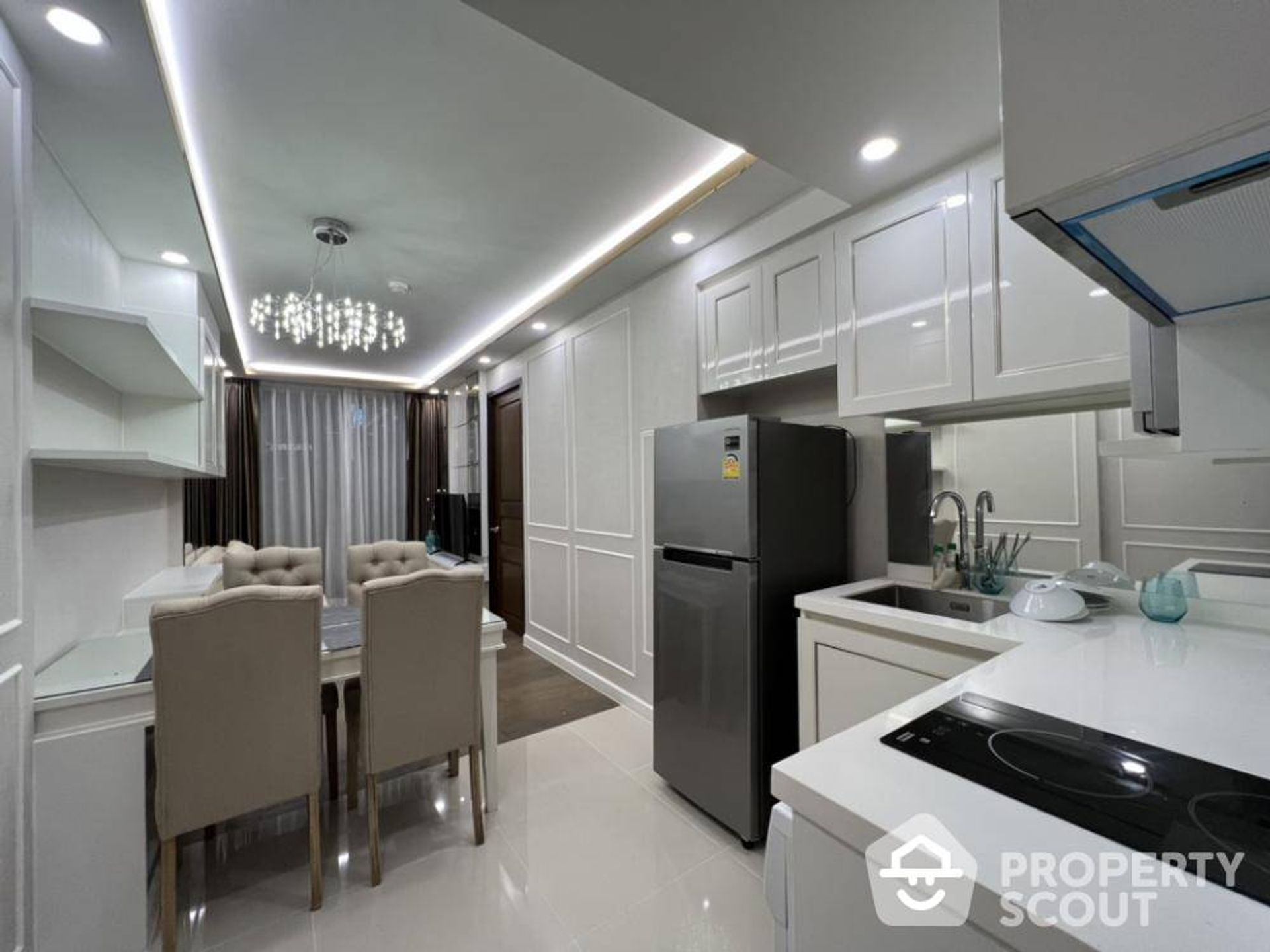 Condominium in Huai Khwang, Krung Thep Maha Nakhon 12589848