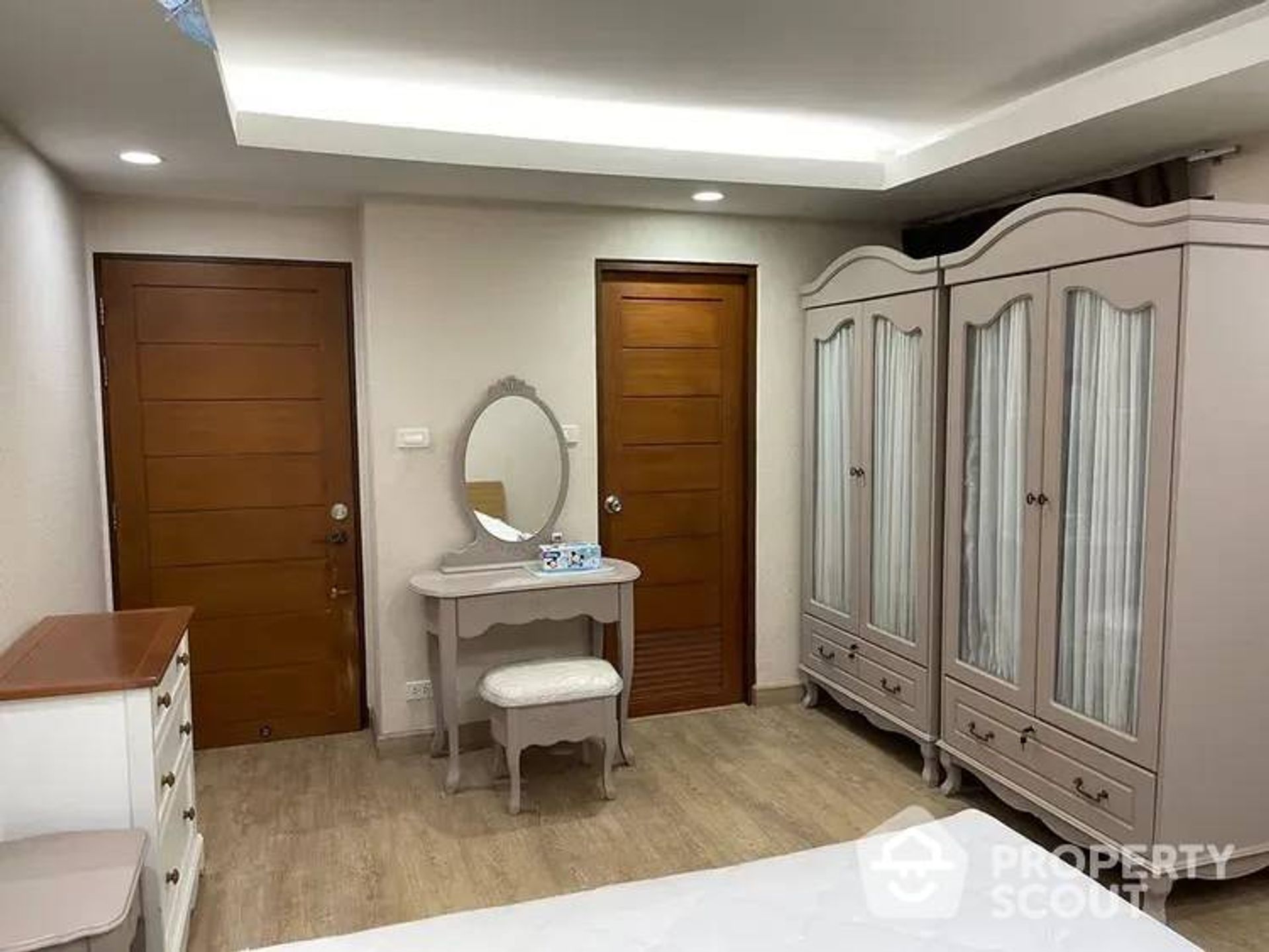 عمارات في واتانا, كرونج ثيب مها ناخون 12590473