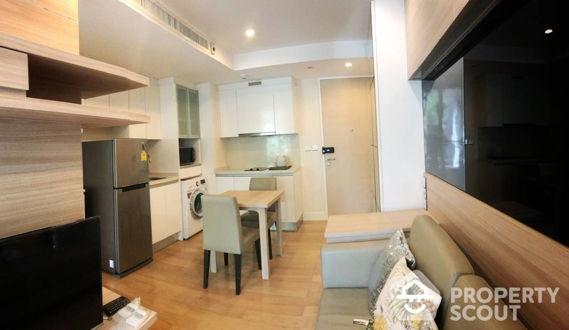 Condominium dans Bang Rak, Krung Thep Maha Nakhon 12591772