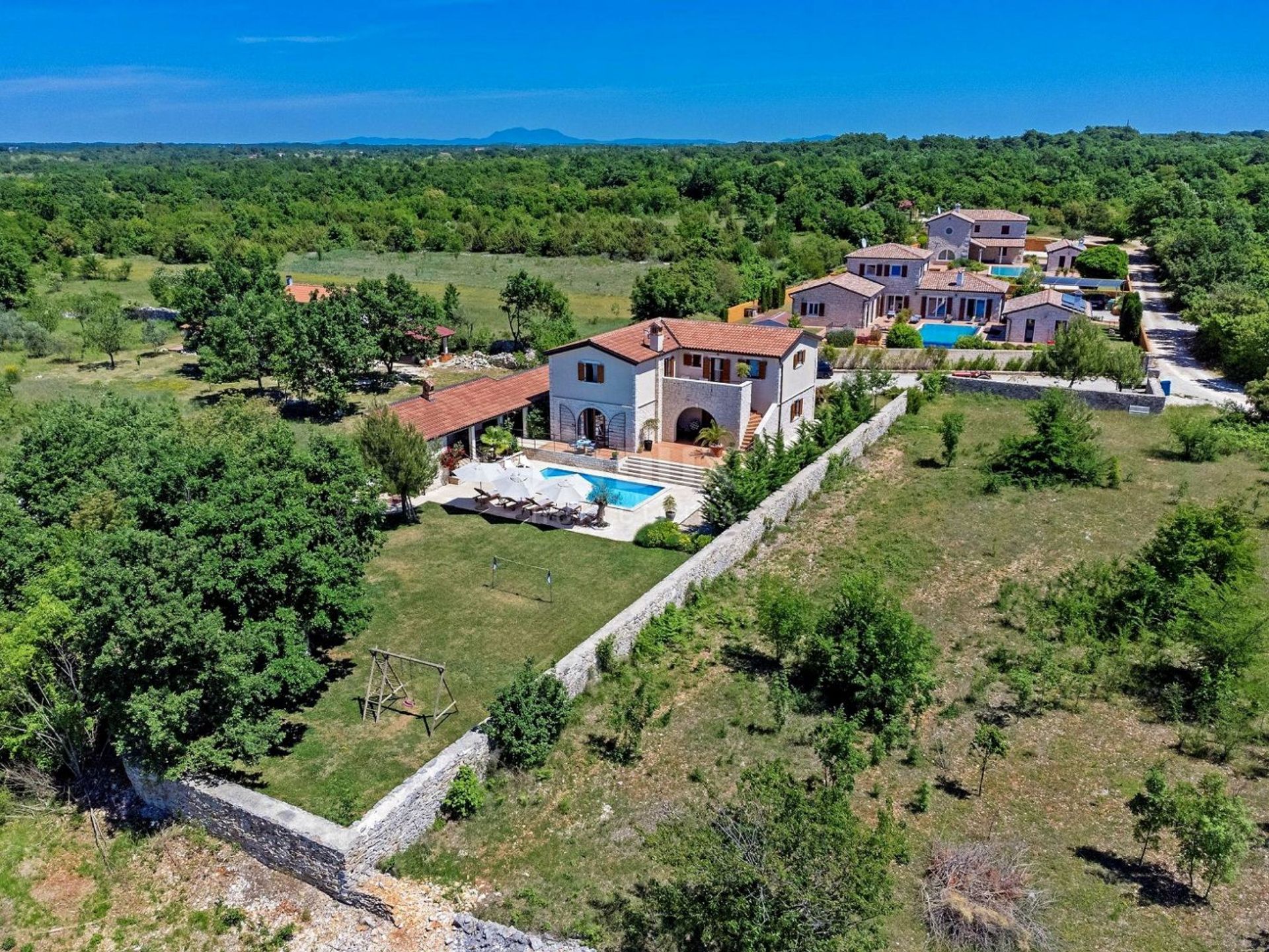 casa en Svetvinčenat, Istria County 12592467