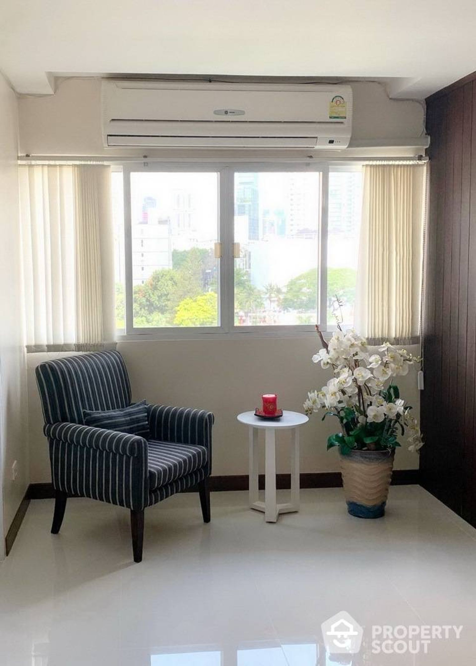 Condominium in Watthana, Krung Thep Maha Nakhon 12593359