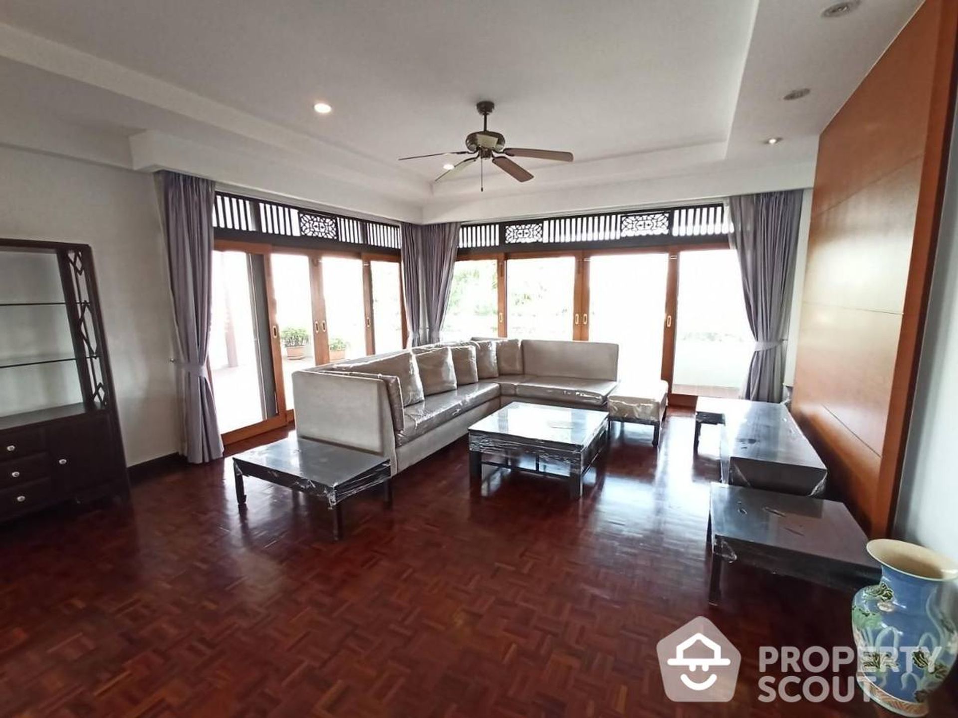 Condominio en satón, Krung Thep Maha Nakhon 12595280