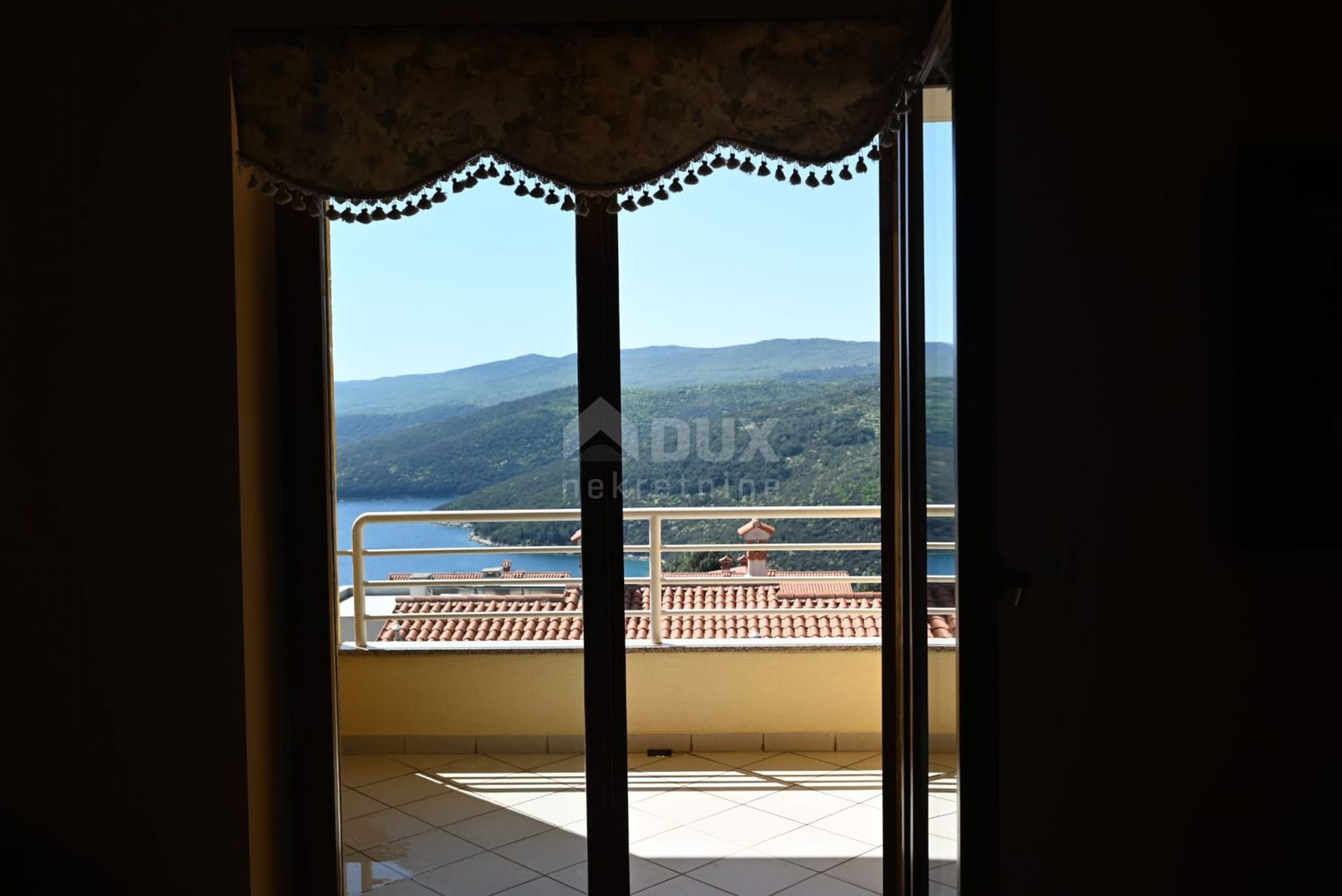 Condominium dans Rabac, Istria County 12606463